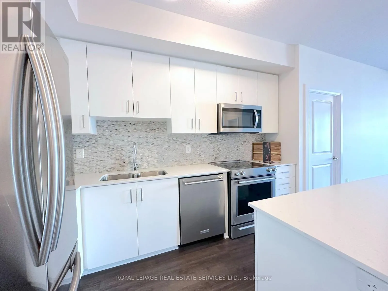 503 - 2333 TAUNTON ROAD