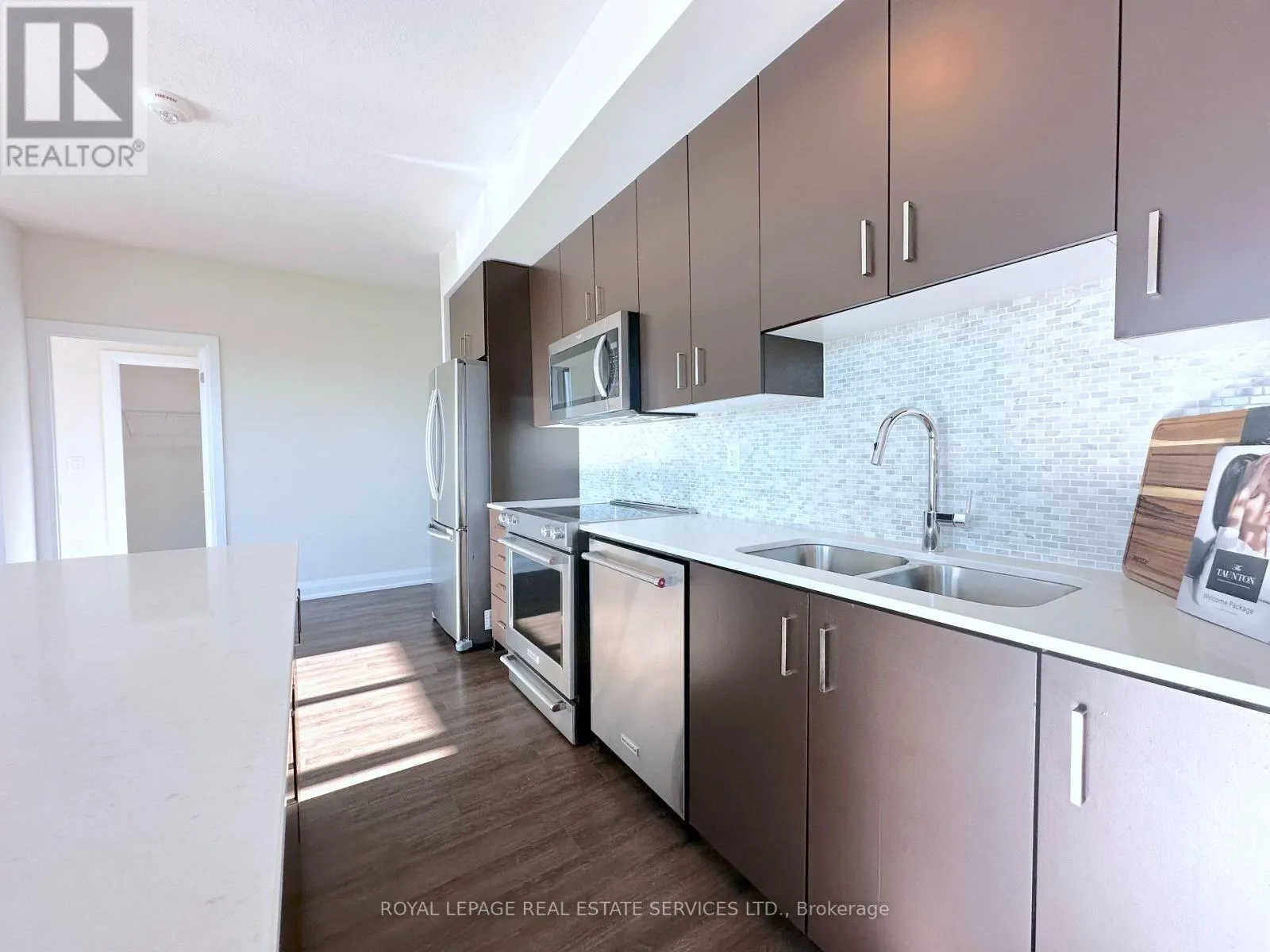 328 - 2333 TAUNTON ROAD