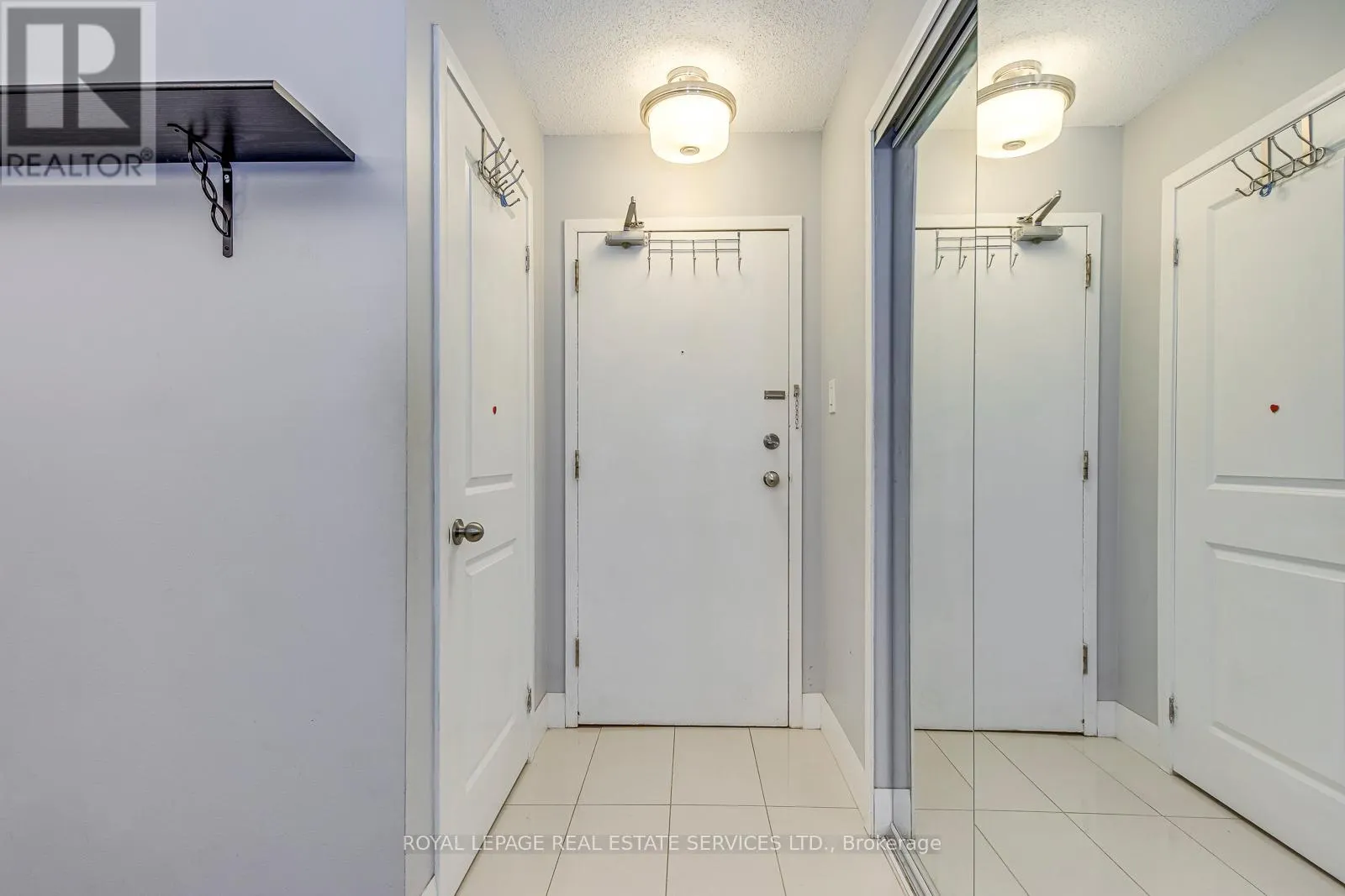 911 - 1450 GLEN ABBEY GATE