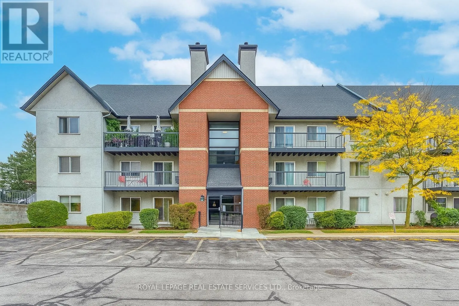 911 - 1450 GLEN ABBEY GATE