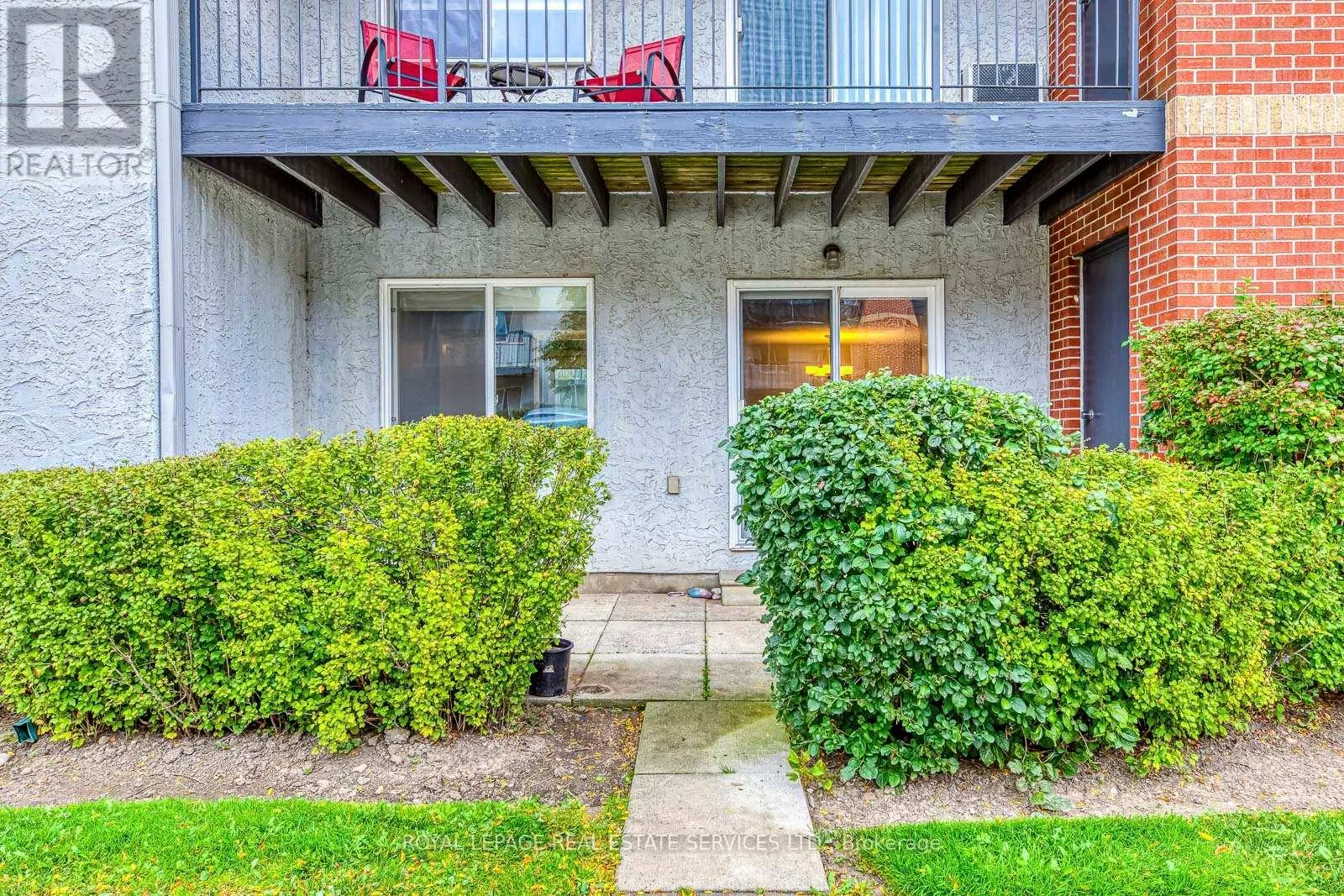 911 - 1450 GLEN ABBEY GATE