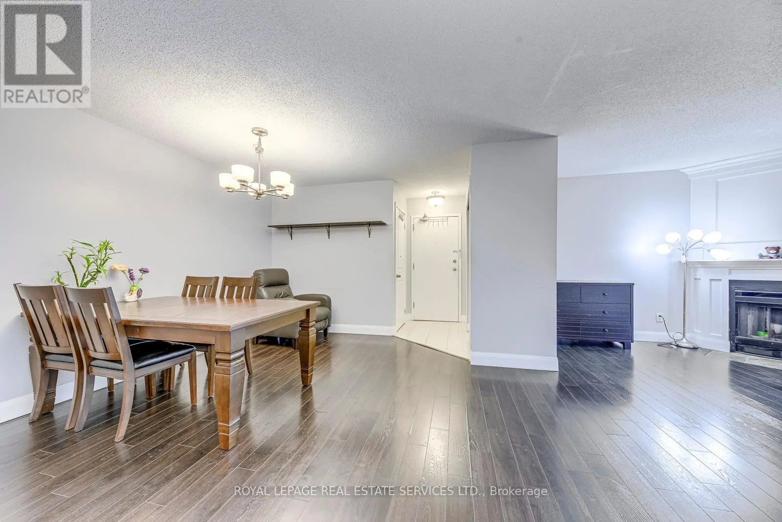 911 - 1450 GLEN ABBEY GATE