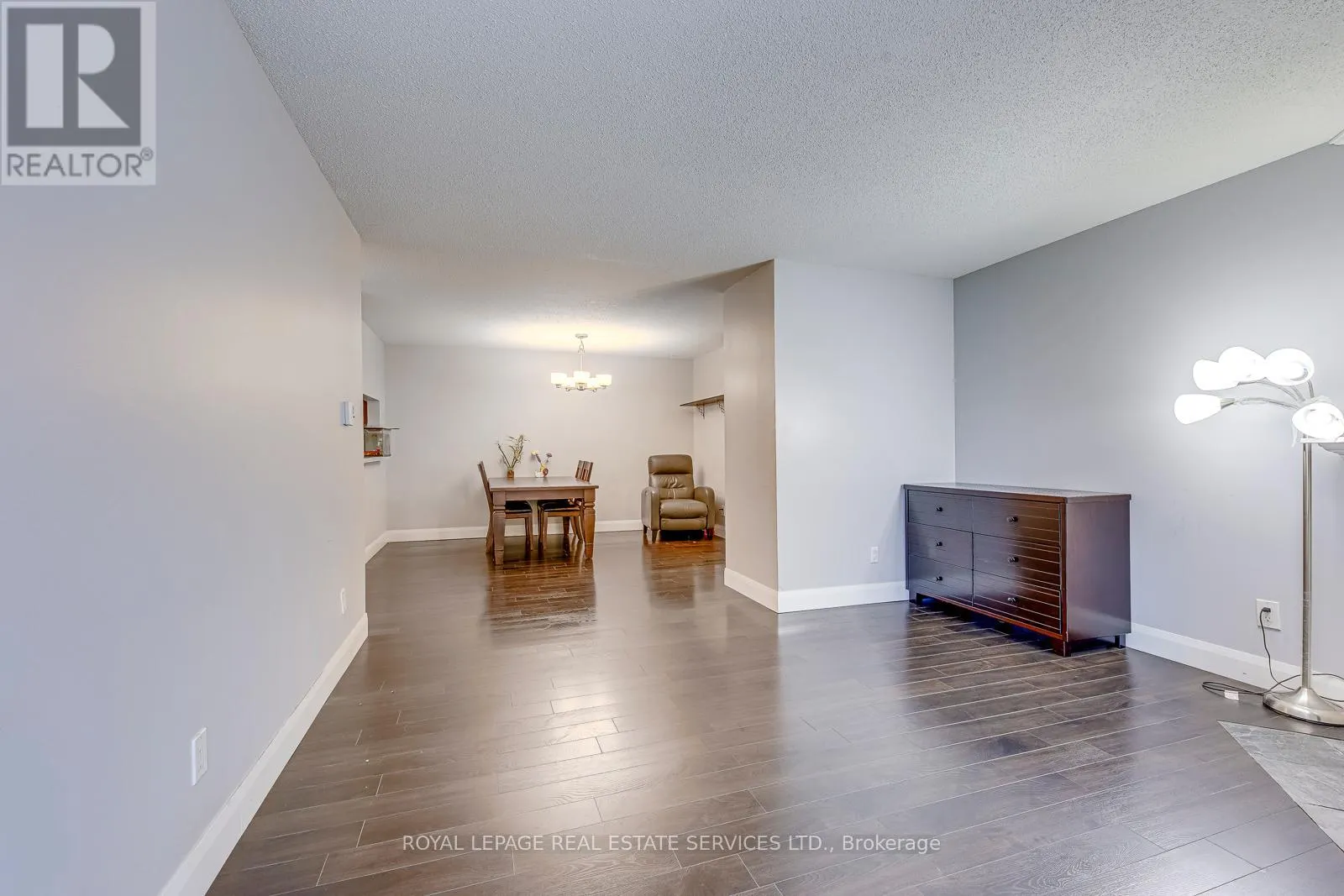 911 - 1450 GLEN ABBEY GATE