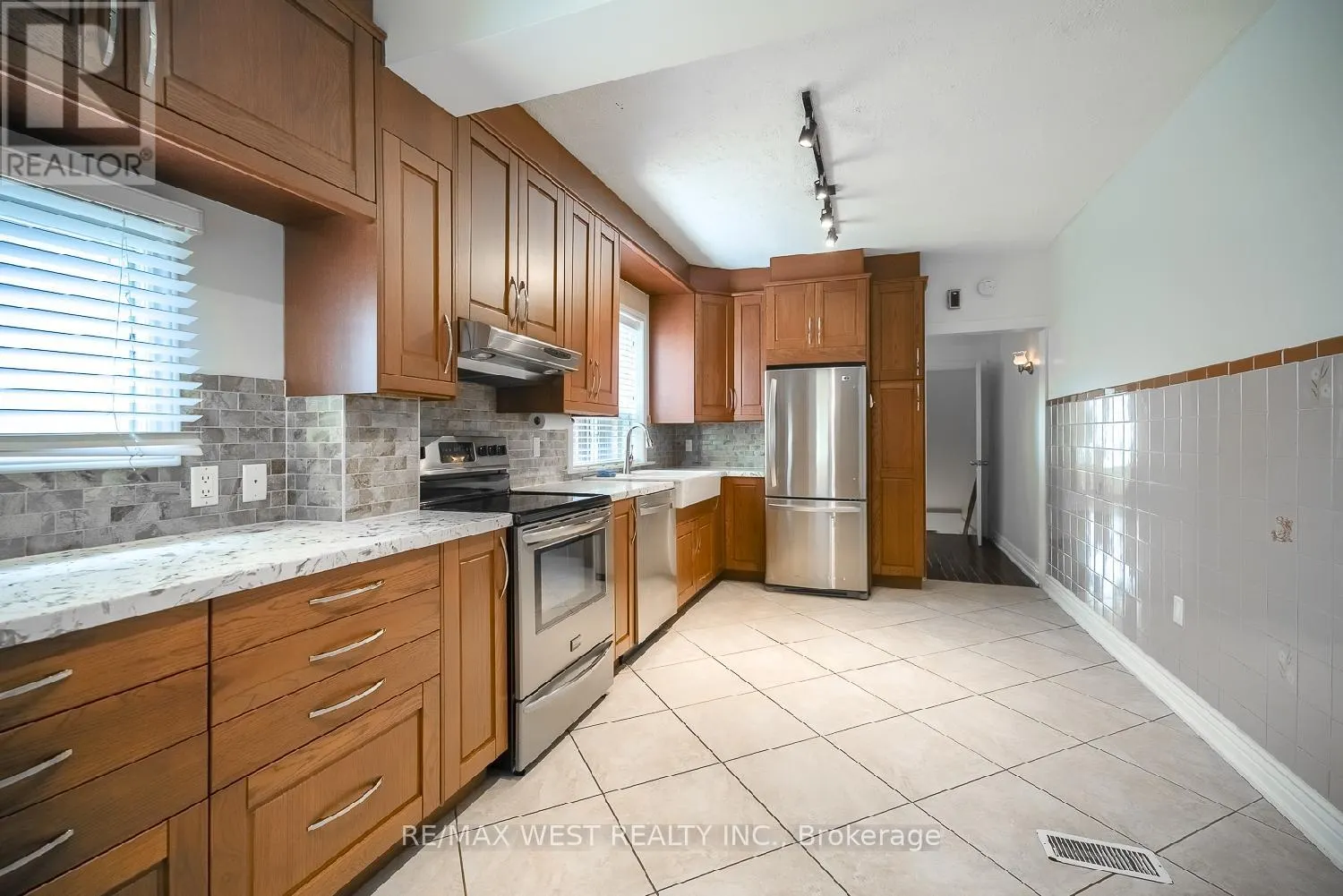 MAIN - 108 ARMSTRONG AVENUE