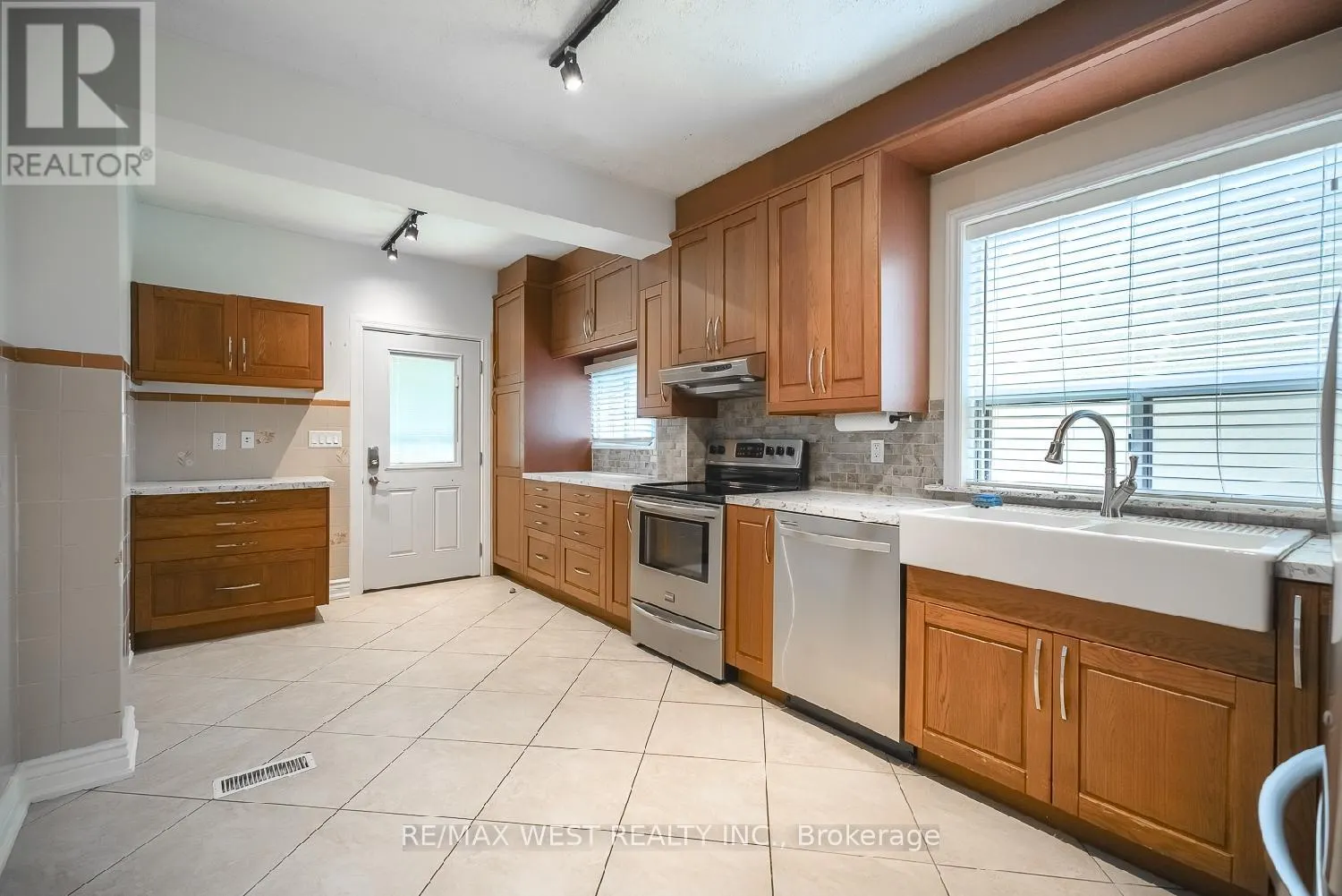 MAIN - 108 ARMSTRONG AVENUE