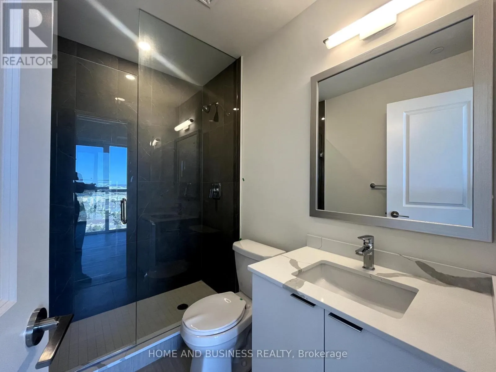 1809 - 15 WATERGARDEN DRIVE