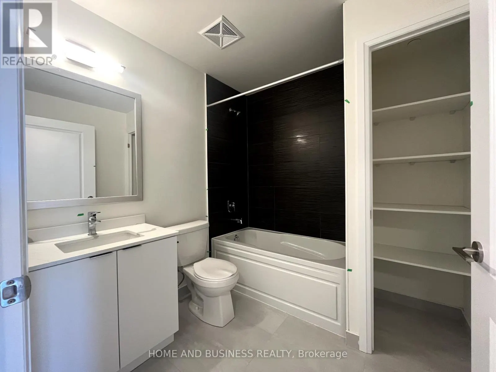 1809 - 15 WATERGARDEN DRIVE