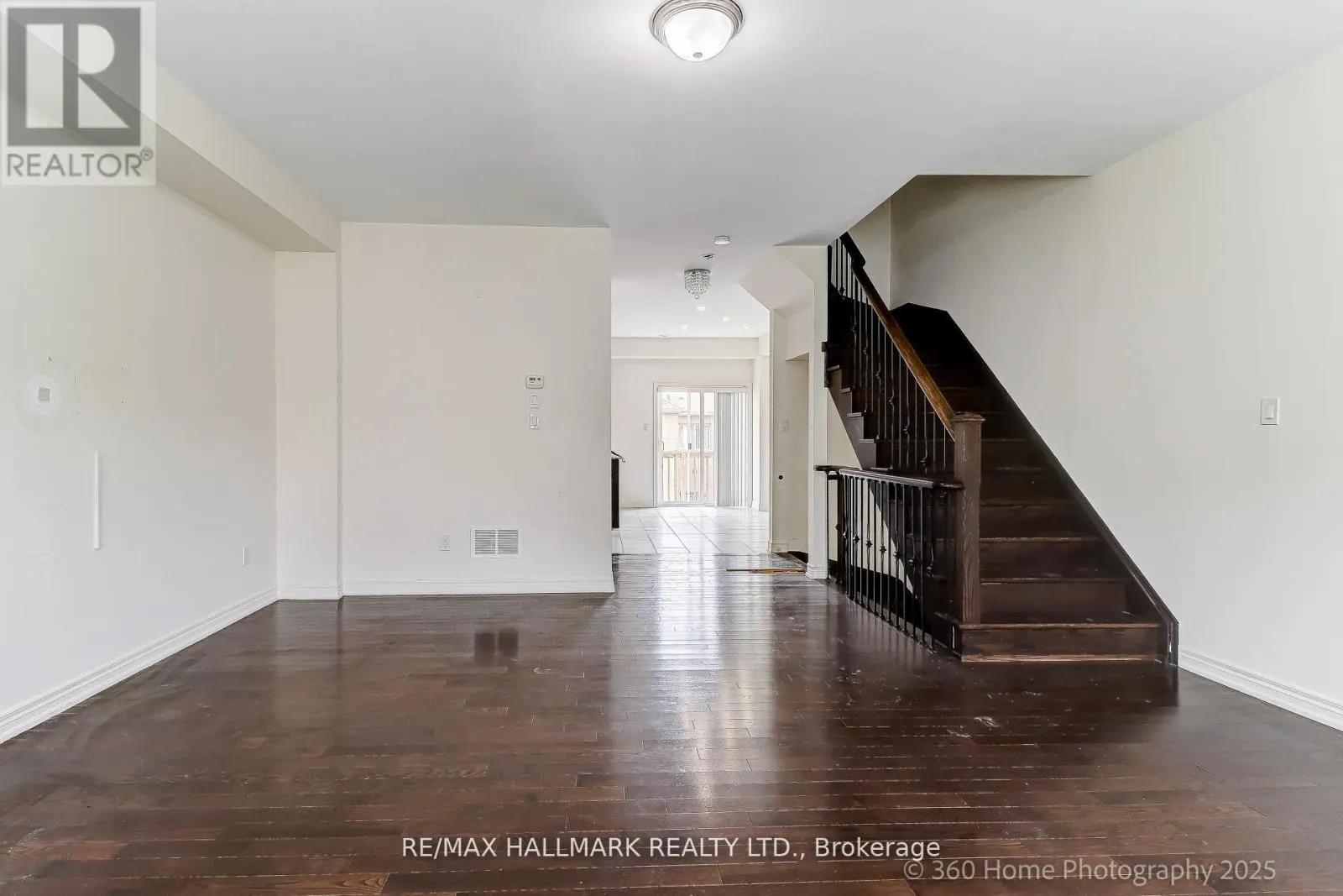 6 ASPEN HILLS ROAD