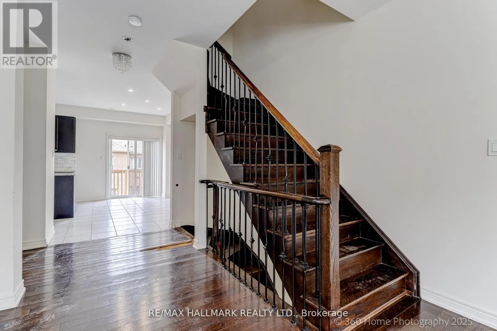 6 ASPEN HILLS ROAD