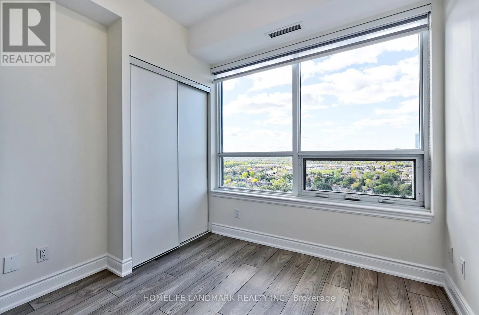 2109 - 36 ELM DRIVE W