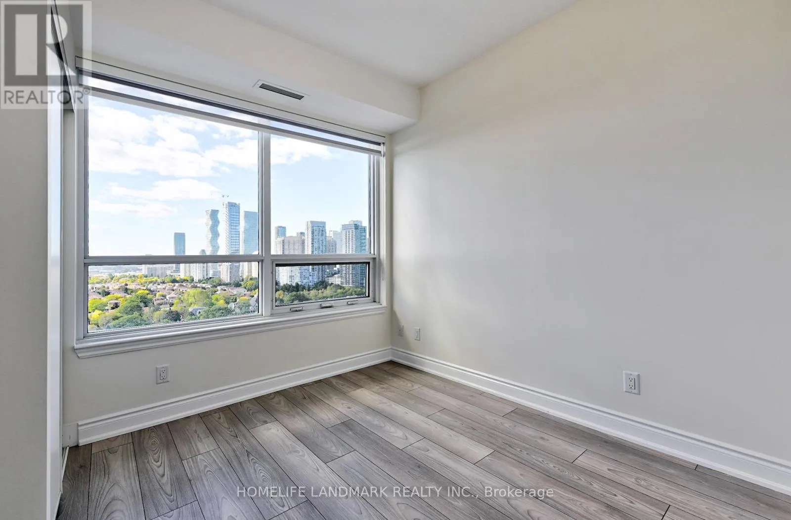 2109 - 36 ELM DRIVE W