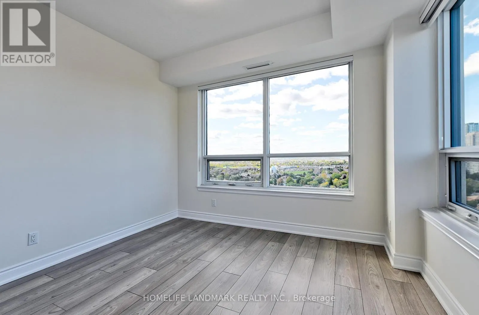 2109 - 36 ELM DRIVE W