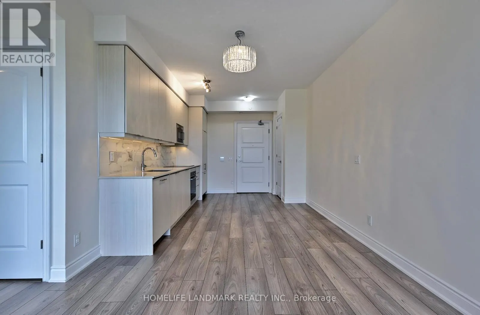 2109 - 36 ELM DRIVE W