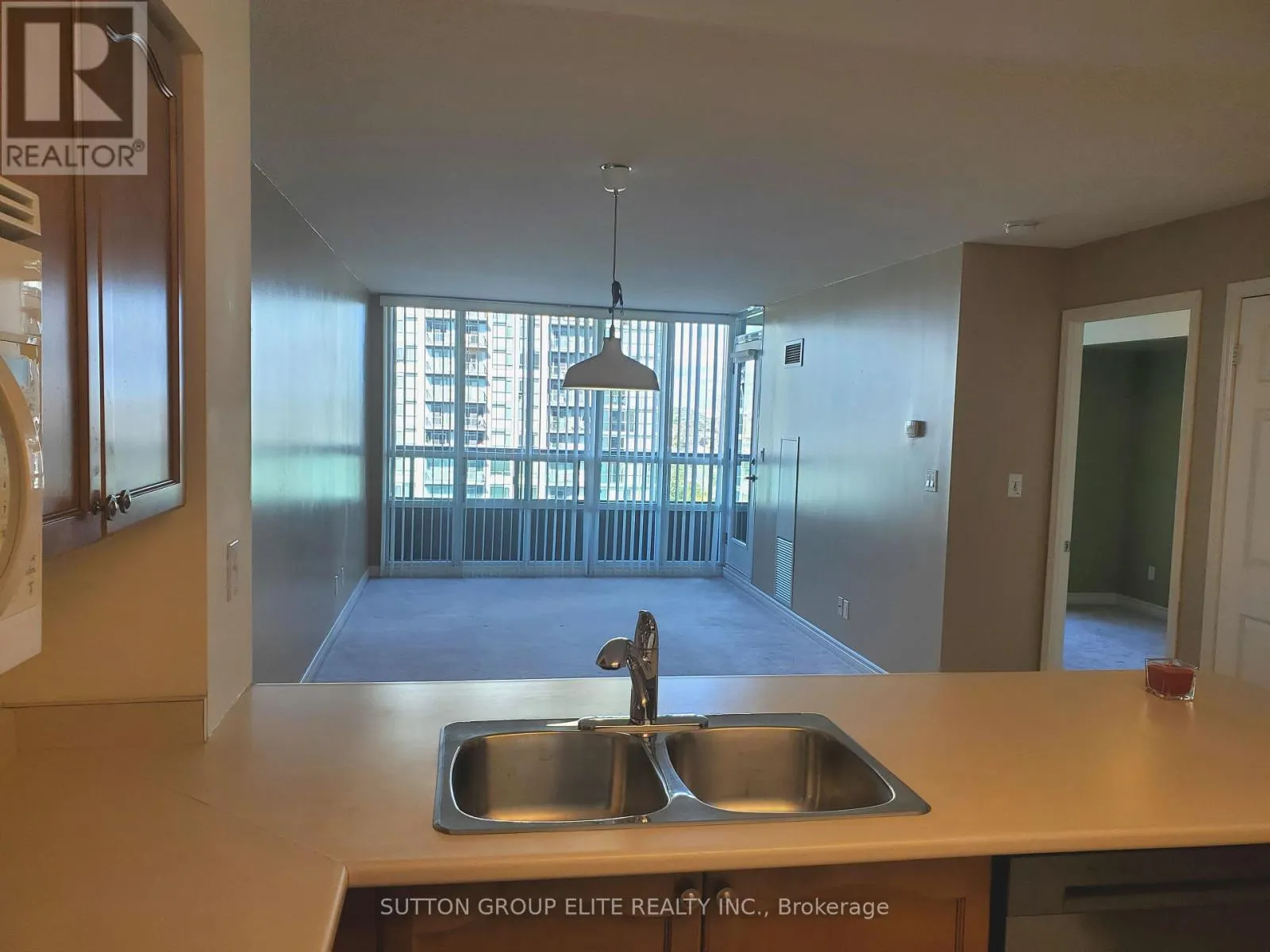 1902 - 335 RATHBURN ROAD W