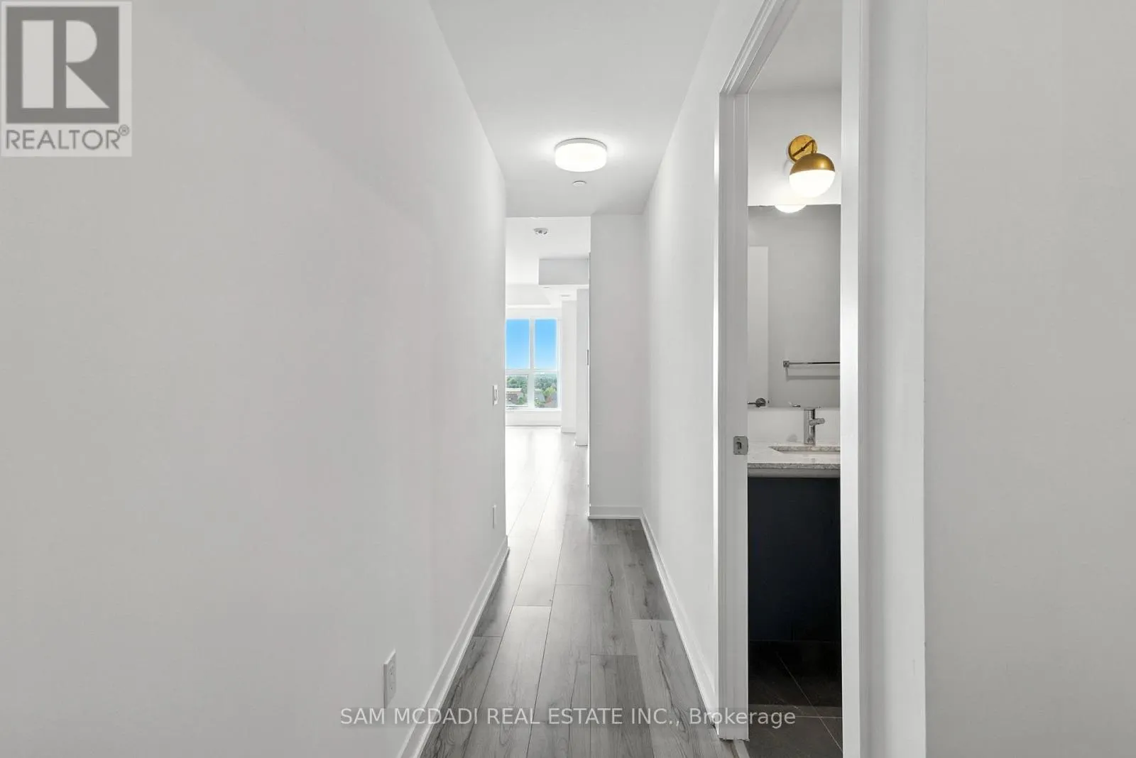 722 - 405 DUNDAS STREET W