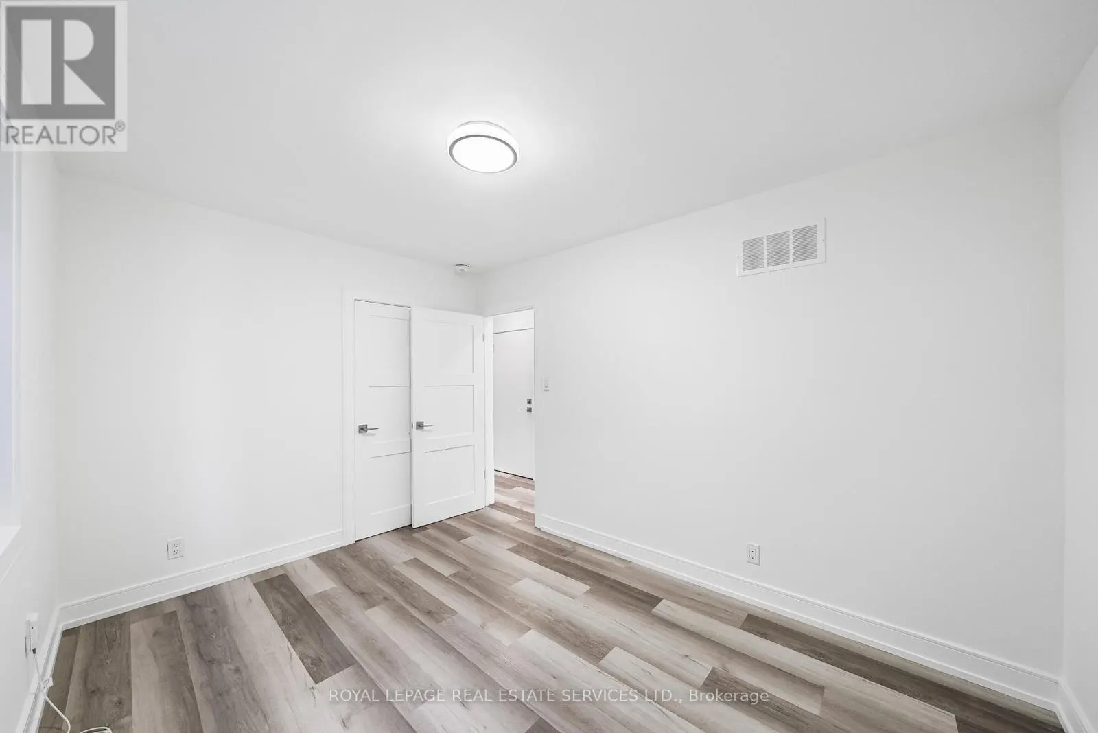 2 - 50 ARCADIAN CIRCLE