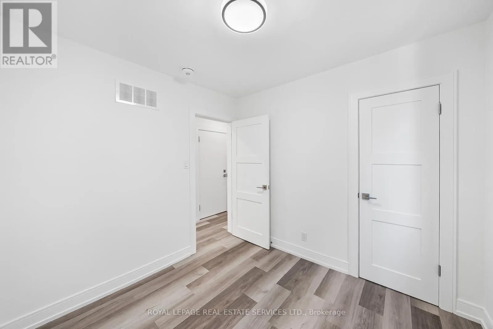 2 - 50 ARCADIAN CIRCLE