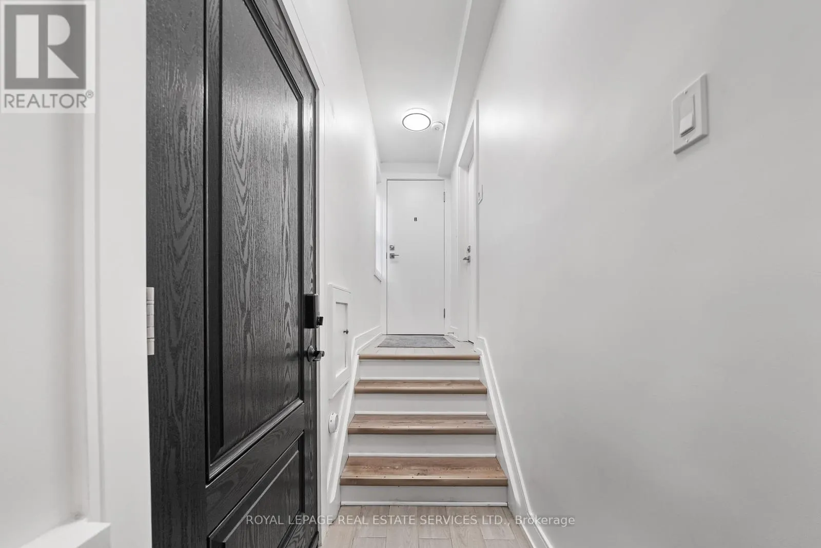 2 - 50 ARCADIAN CIRCLE