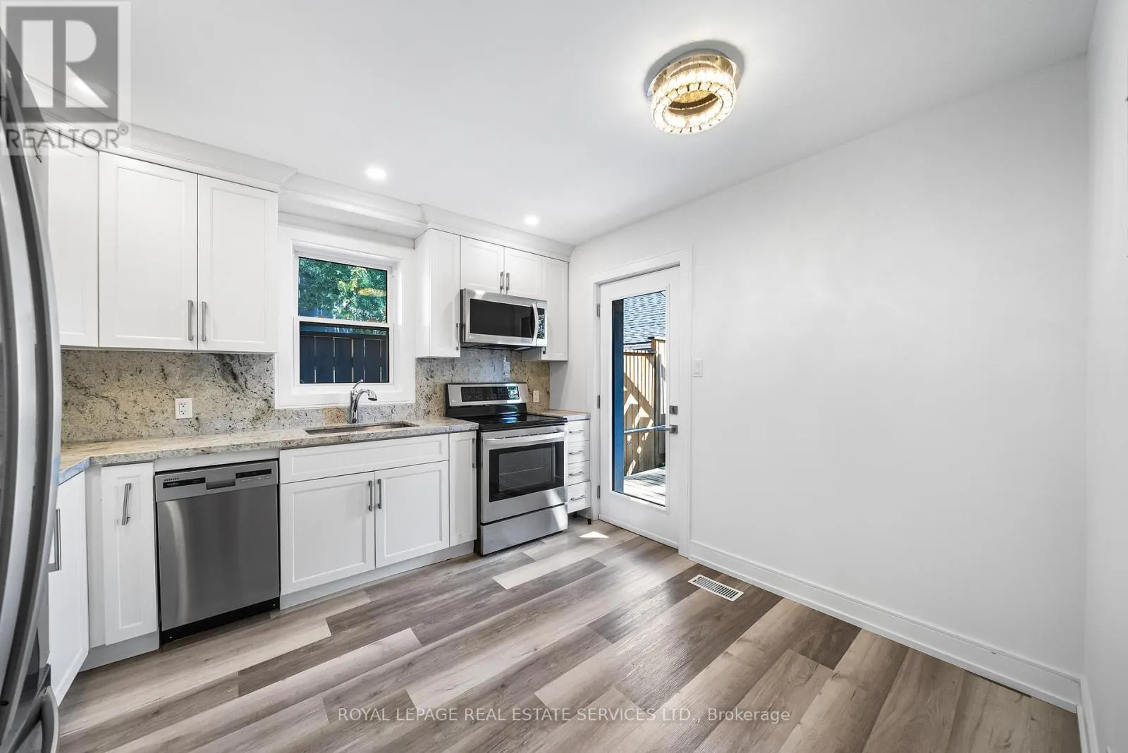 2 - 50 ARCADIAN CIRCLE