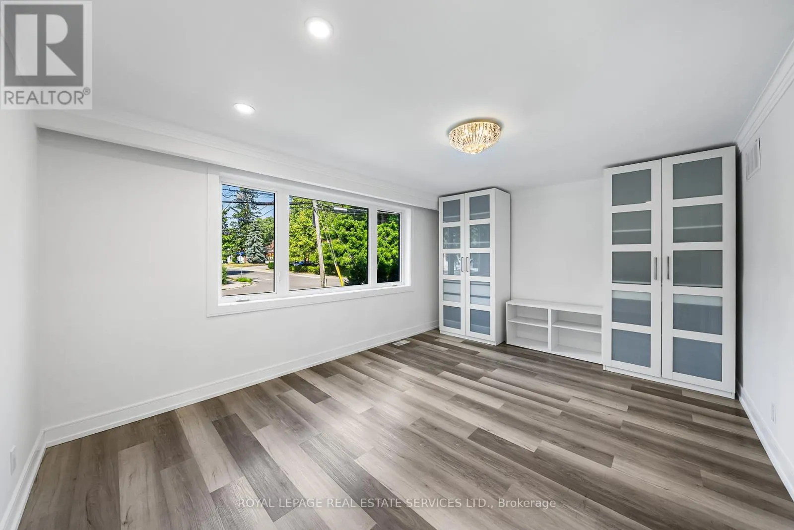 2 - 50 ARCADIAN CIRCLE