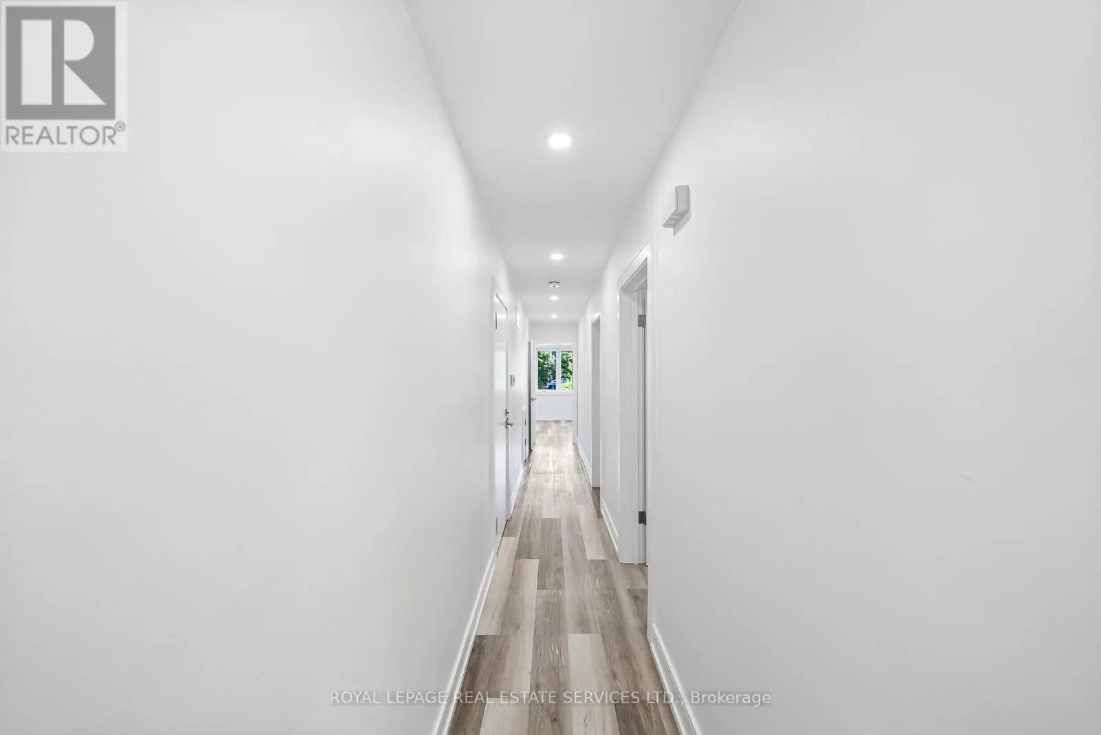 2 - 50 ARCADIAN CIRCLE