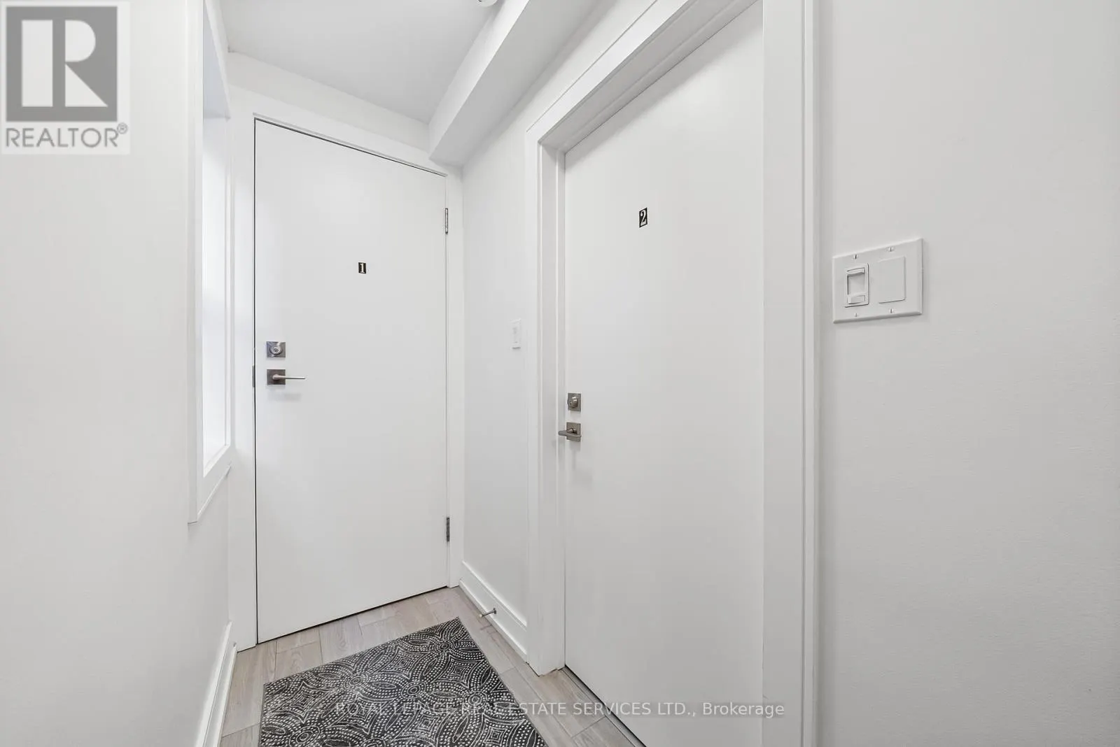 2 - 50 ARCADIAN CIRCLE