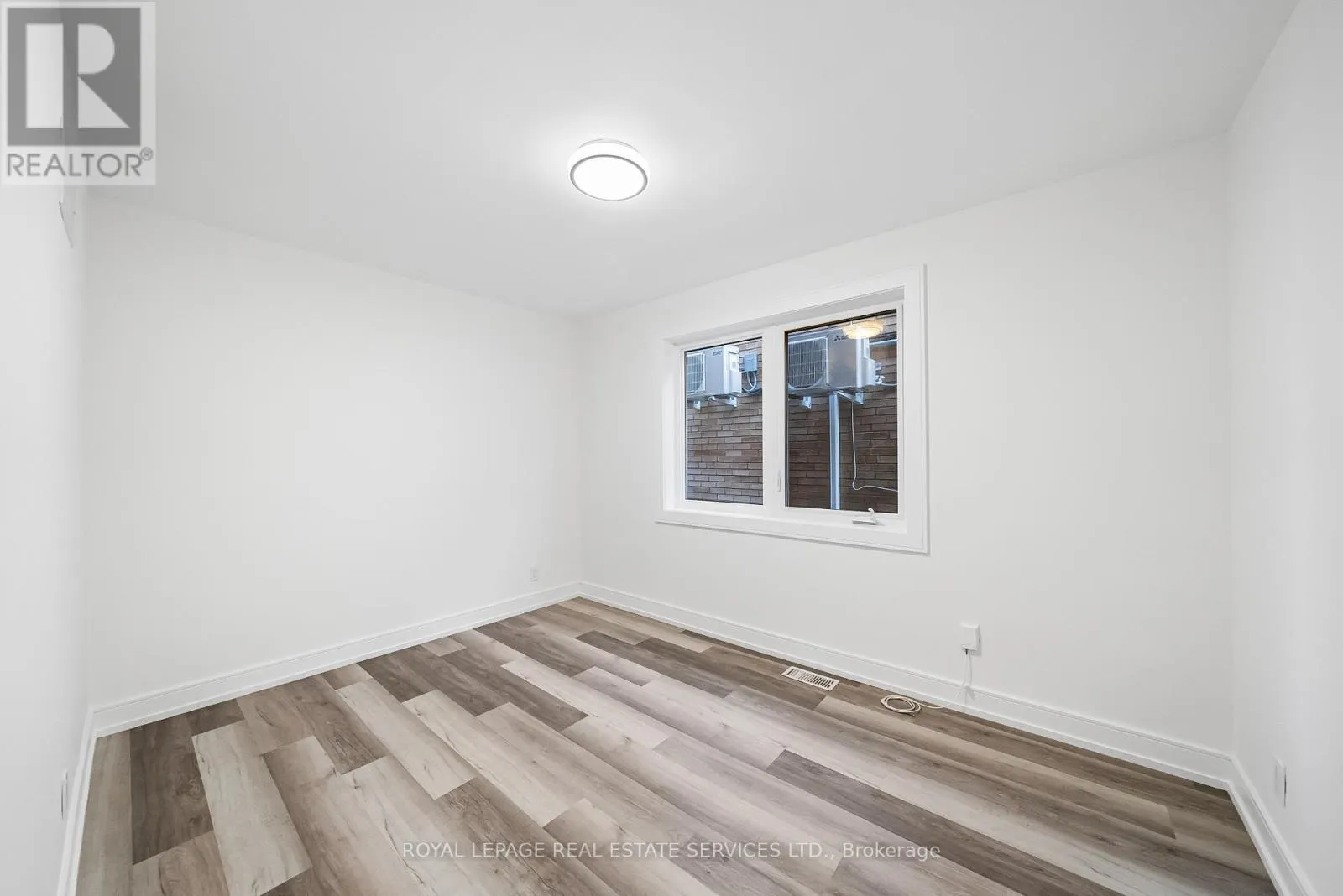 2 - 50 ARCADIAN CIRCLE