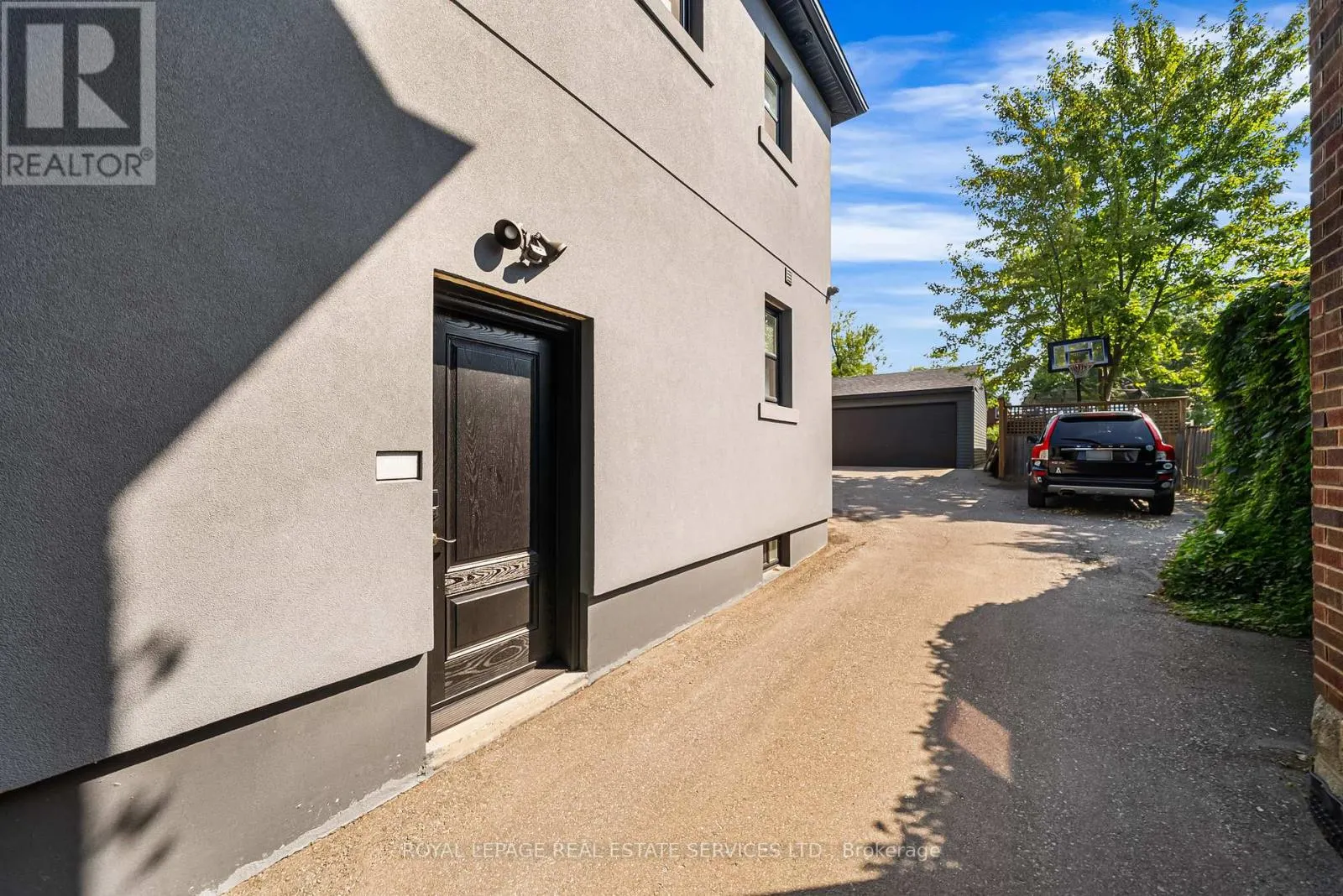 2 - 50 ARCADIAN CIRCLE