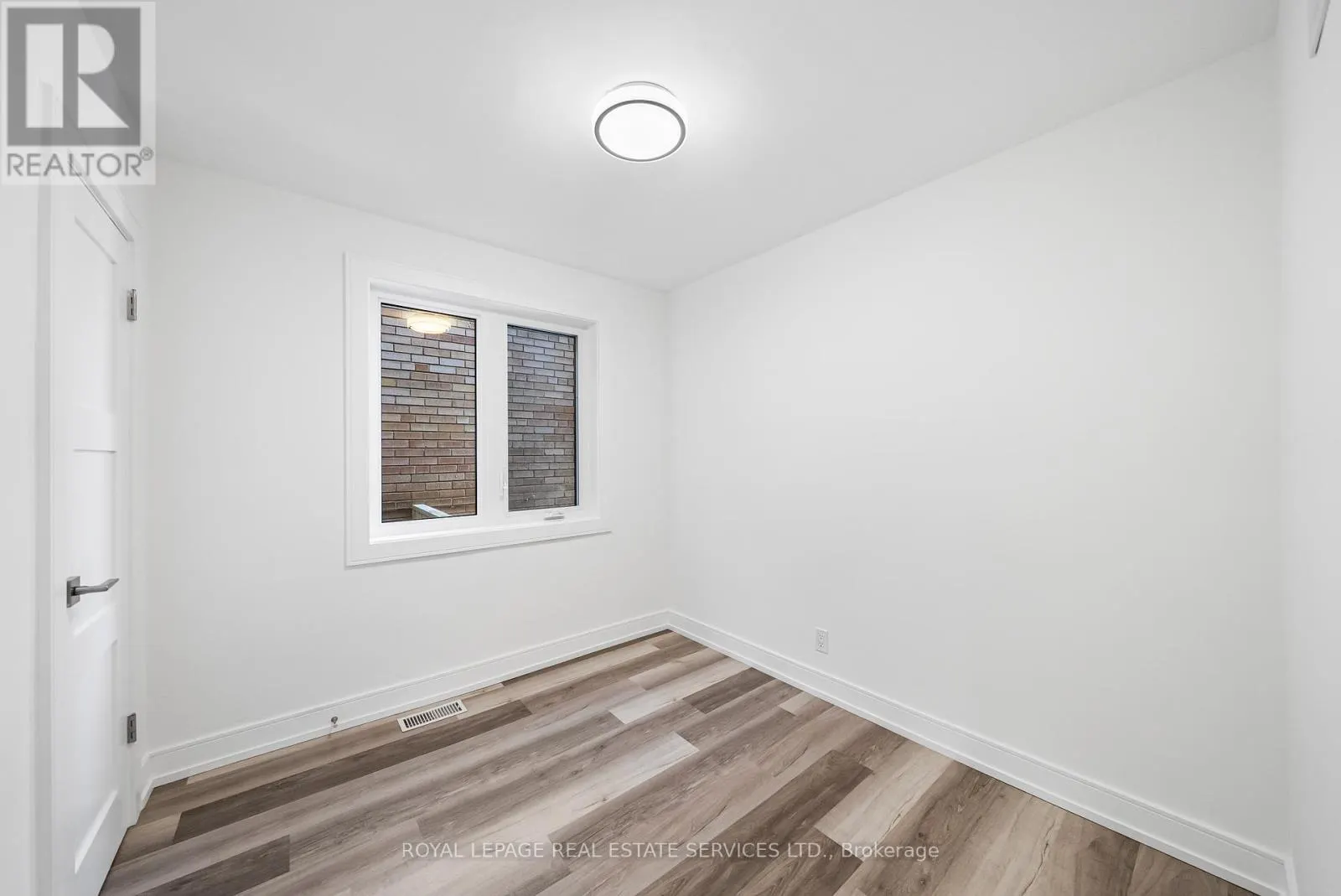 2 - 50 ARCADIAN CIRCLE