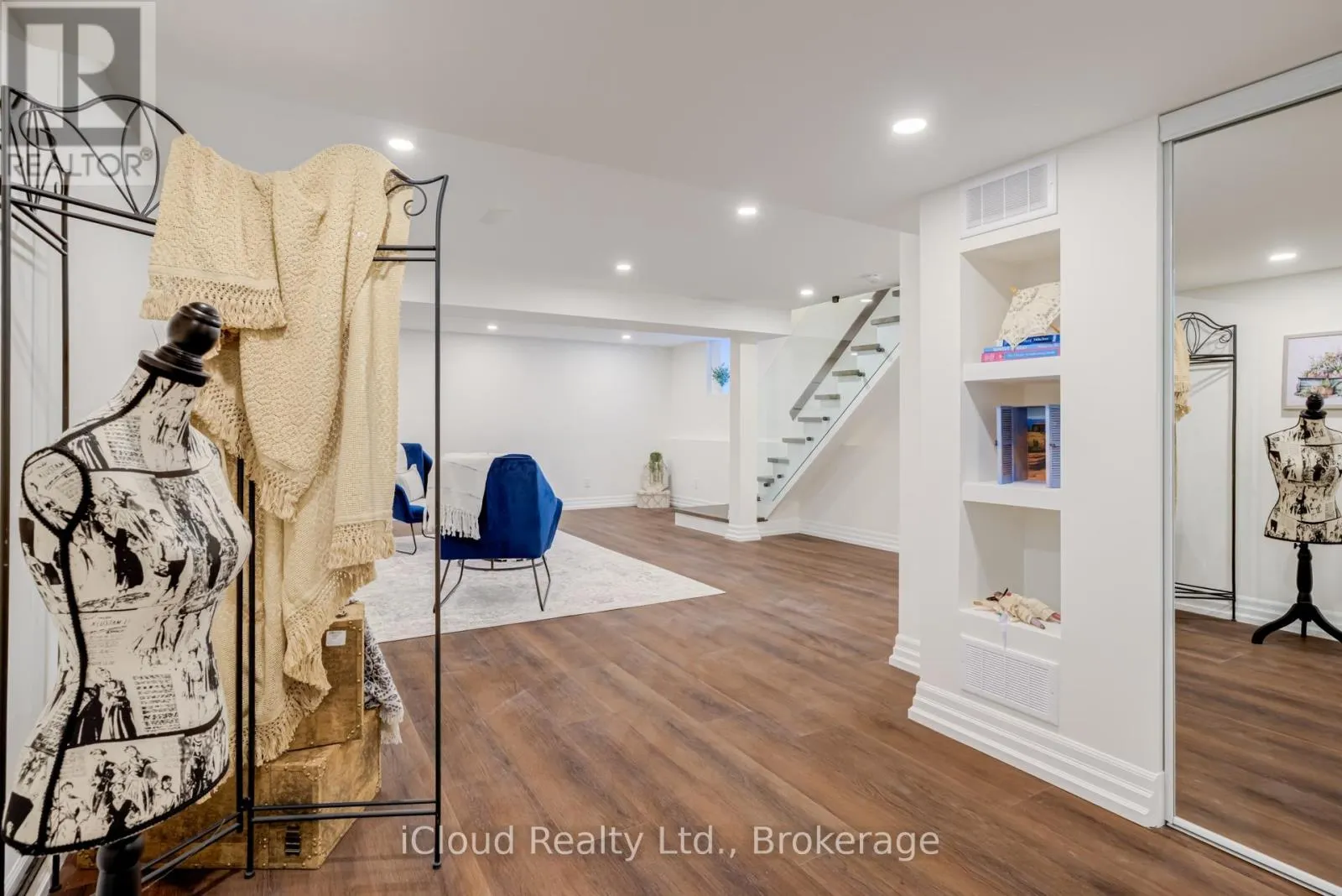 63 ZINA STREET