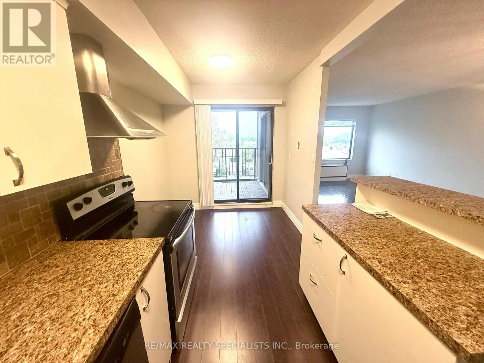 520 - 1000 CEDARGLEN GATE