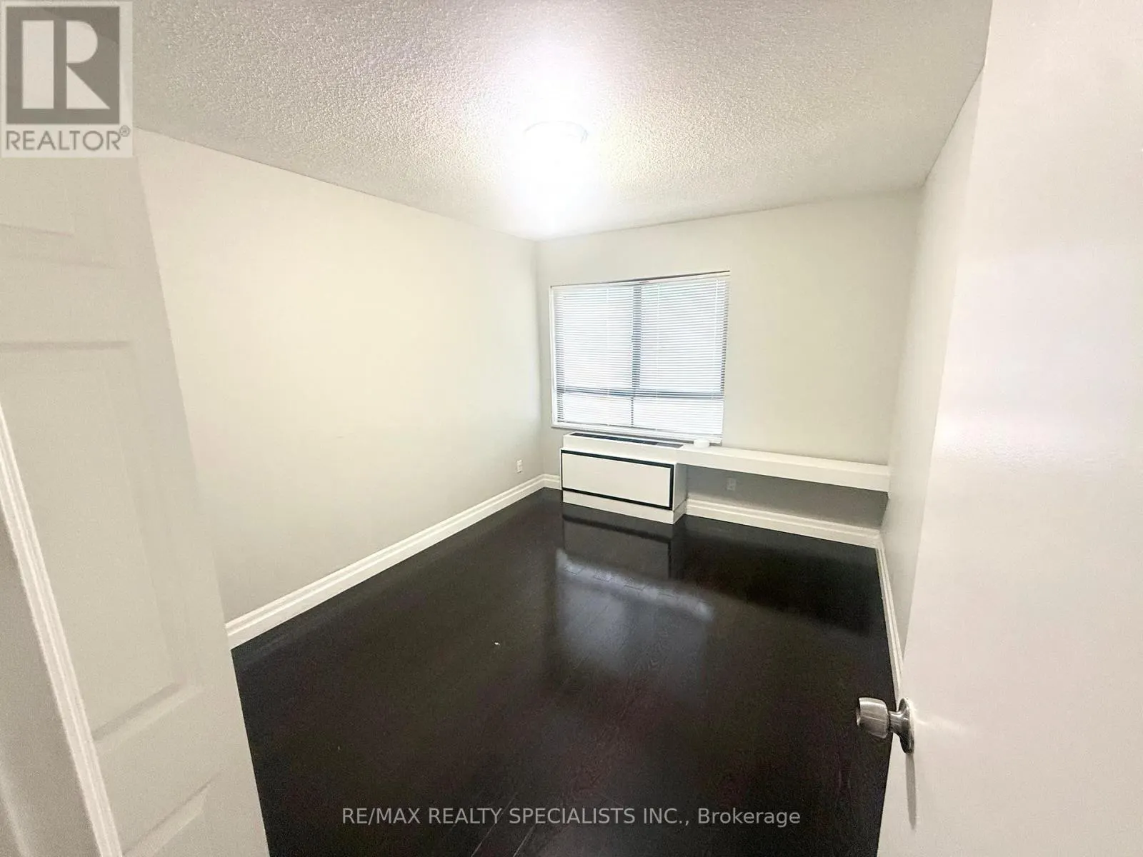 520 - 1000 CEDARGLEN GATE