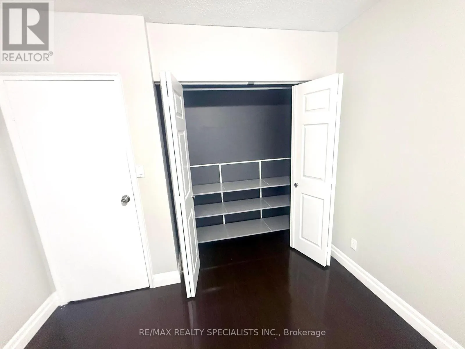 520 - 1000 CEDARGLEN GATE