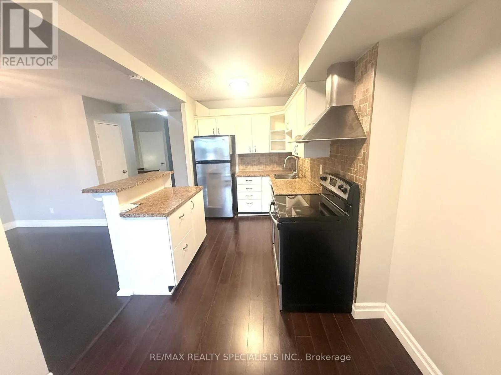 520 - 1000 CEDARGLEN GATE