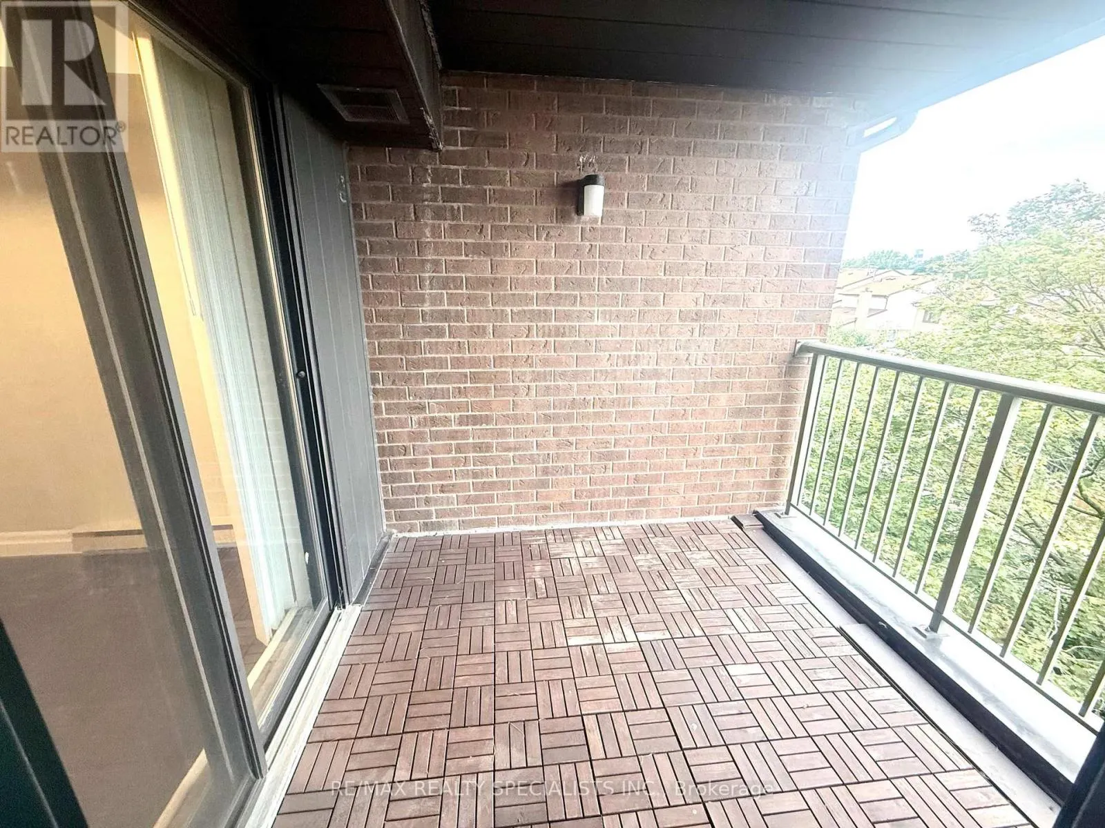 520 - 1000 CEDARGLEN GATE