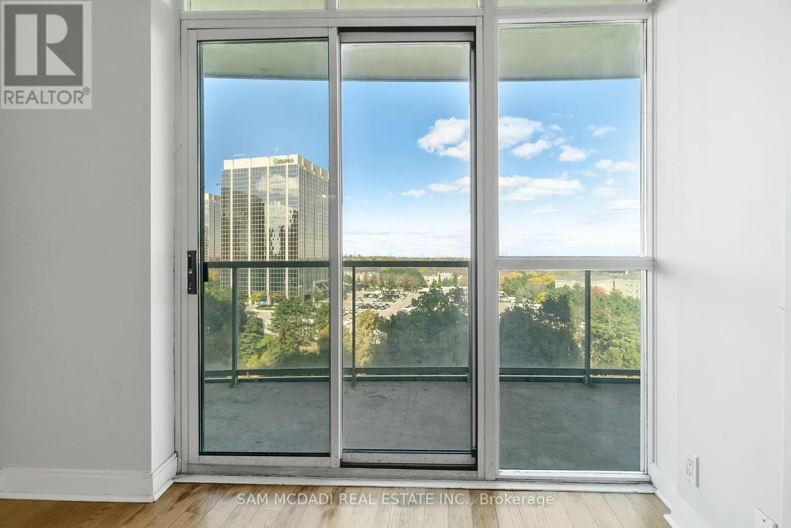 911 - 80 ABSOLUTE AVENUE