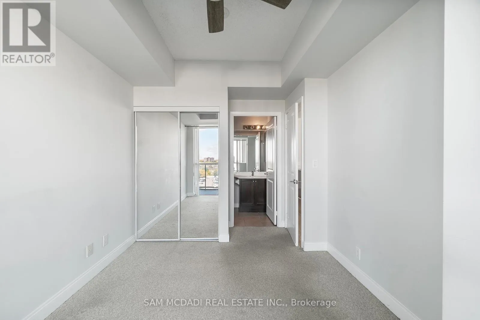 911 - 80 ABSOLUTE AVENUE