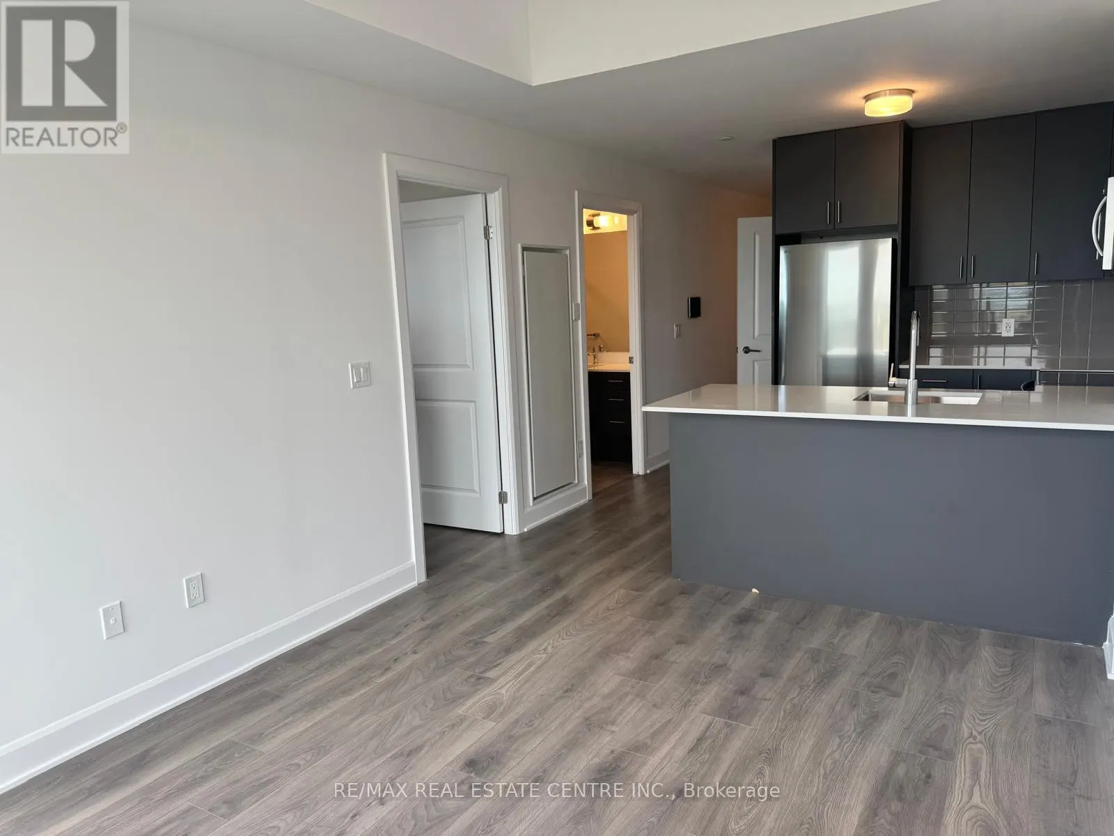 1211 - 3240 WILLIAM COLTSON AVENUE