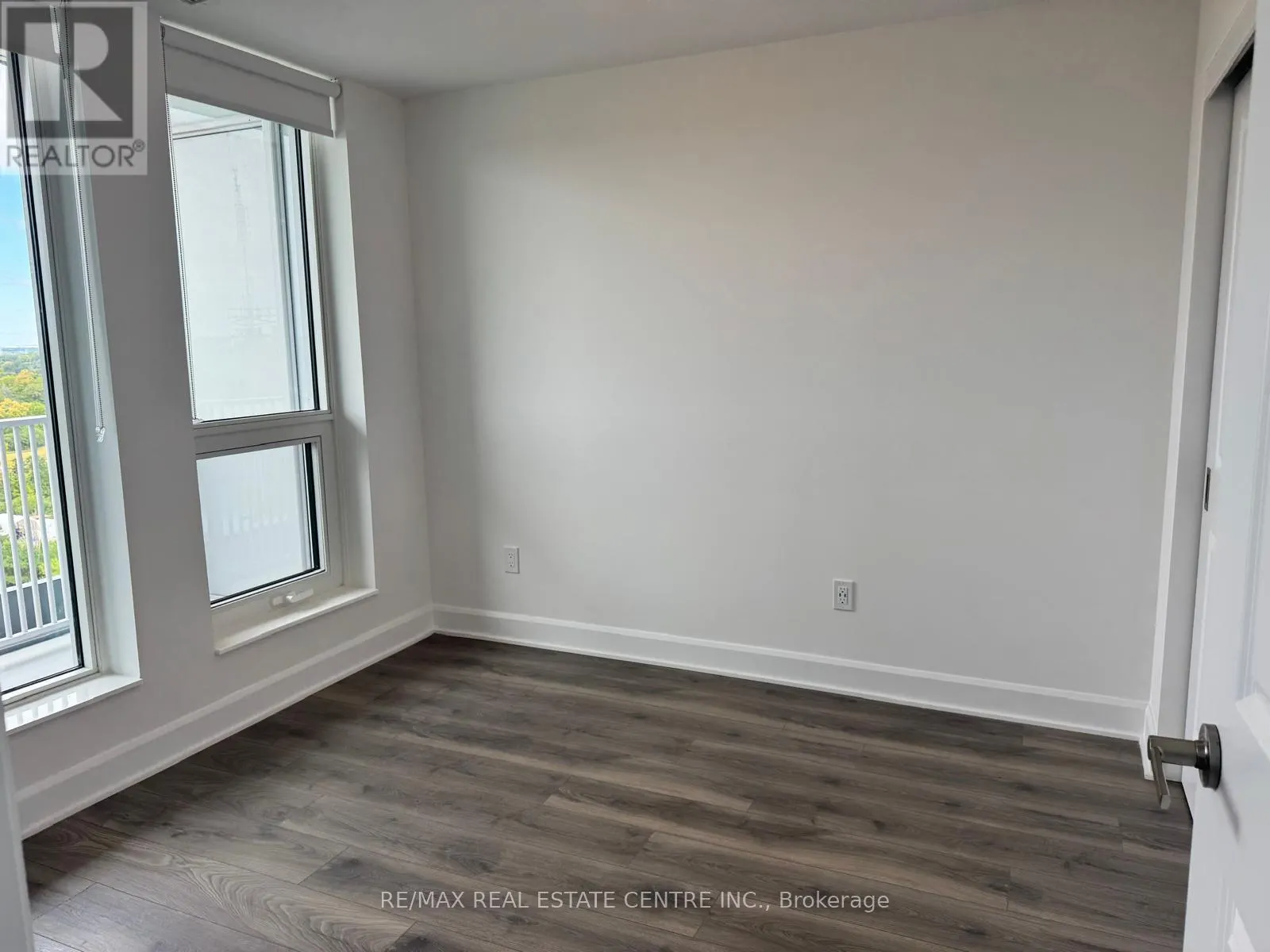 1211 - 3240 WILLIAM COLTSON AVENUE