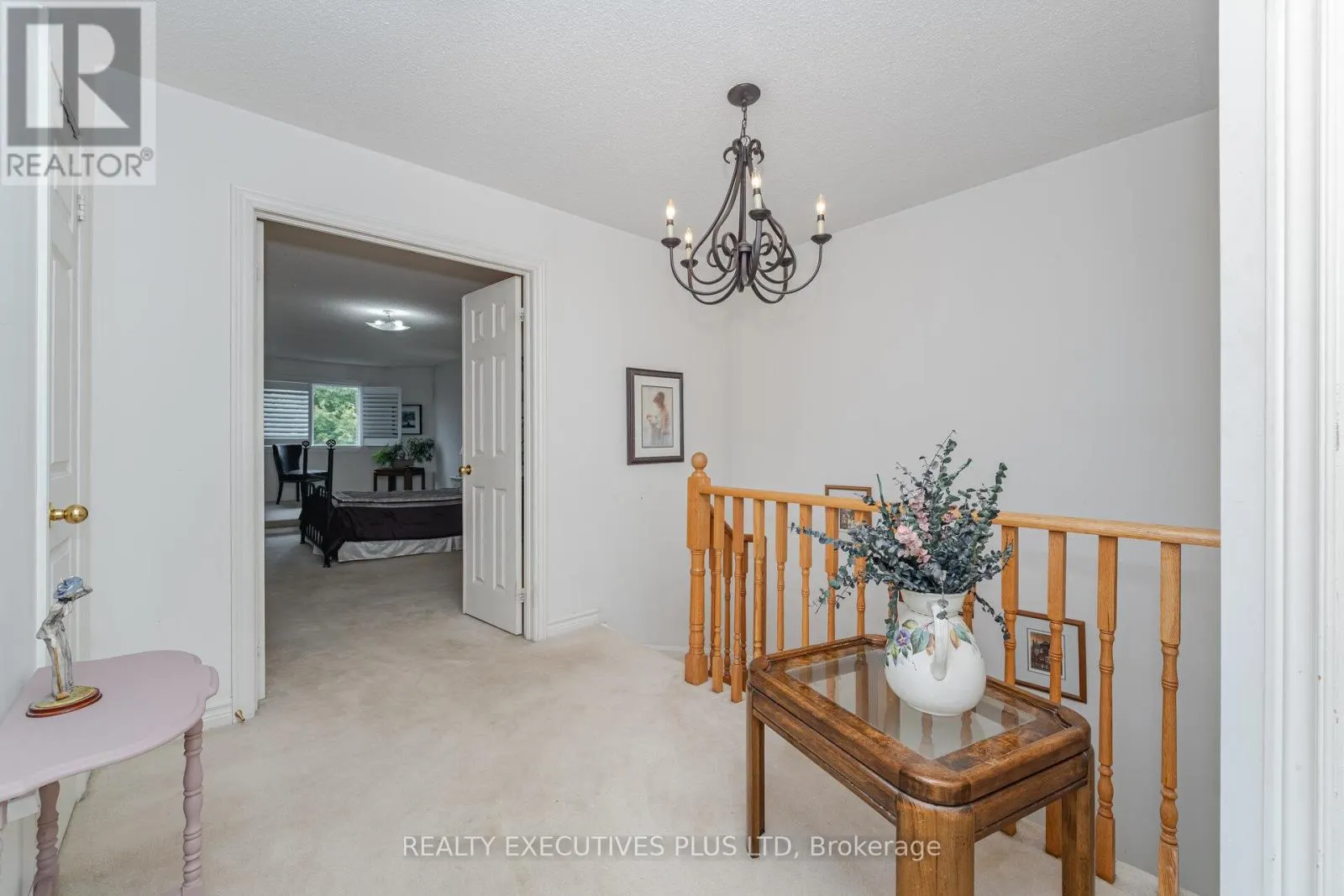 12 MANORWOOD COURT