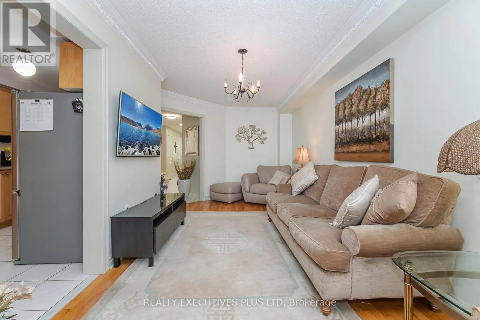 12 MANORWOOD COURT