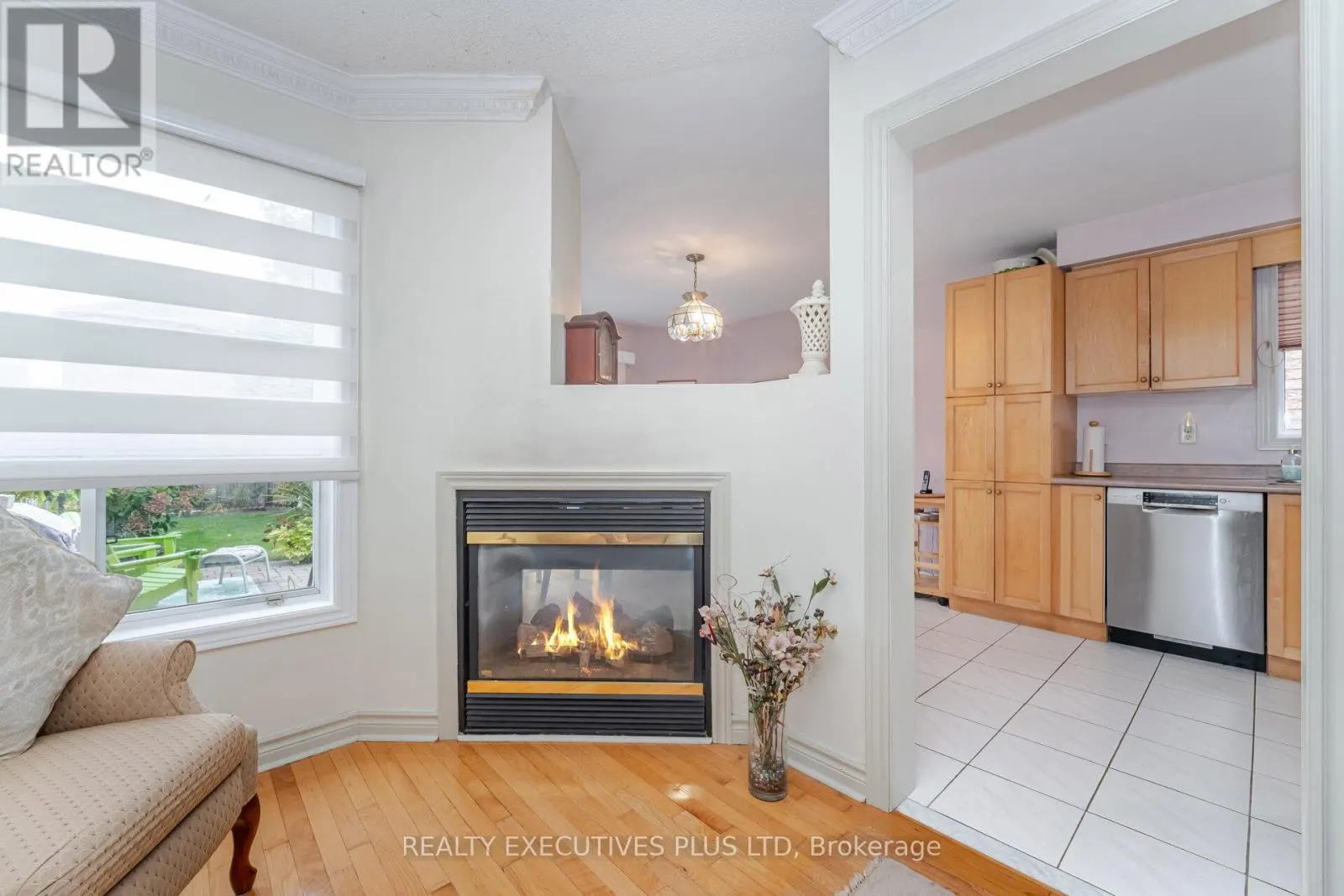 12 MANORWOOD COURT