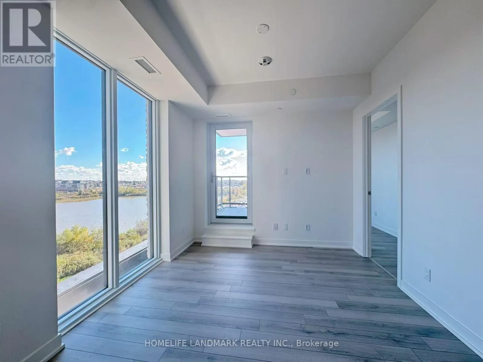410 - 3079 TRAFALGAR ROAD