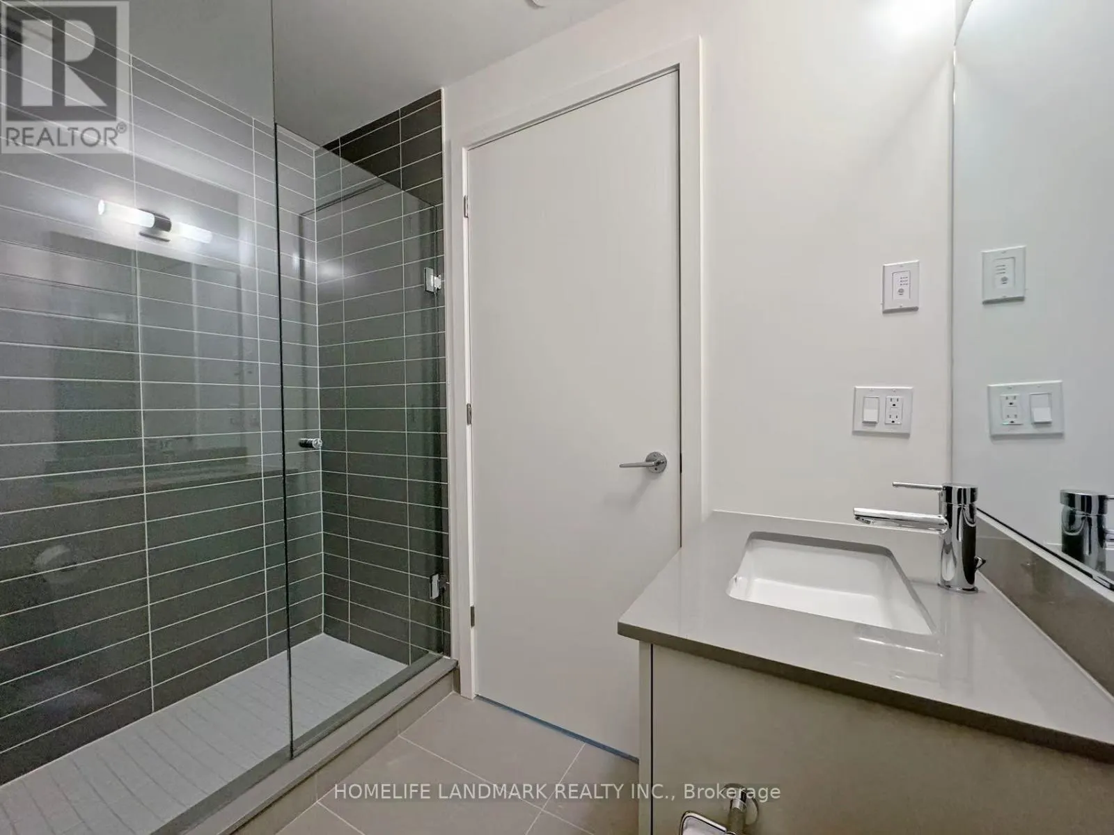 410 - 3079 TRAFALGAR ROAD