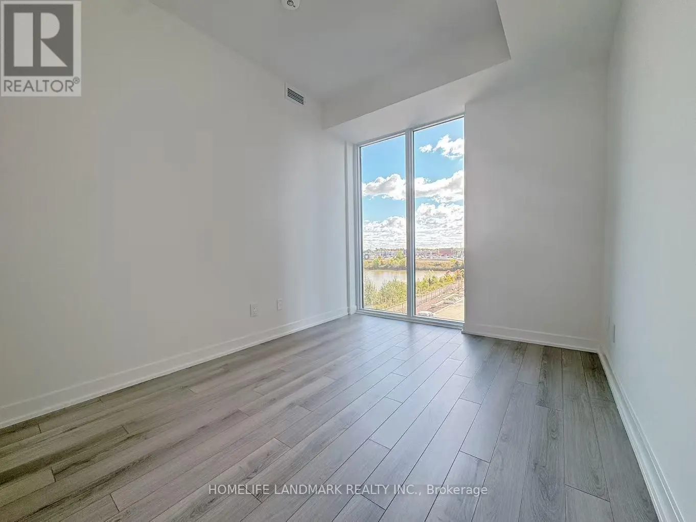 410 - 3079 TRAFALGAR ROAD
