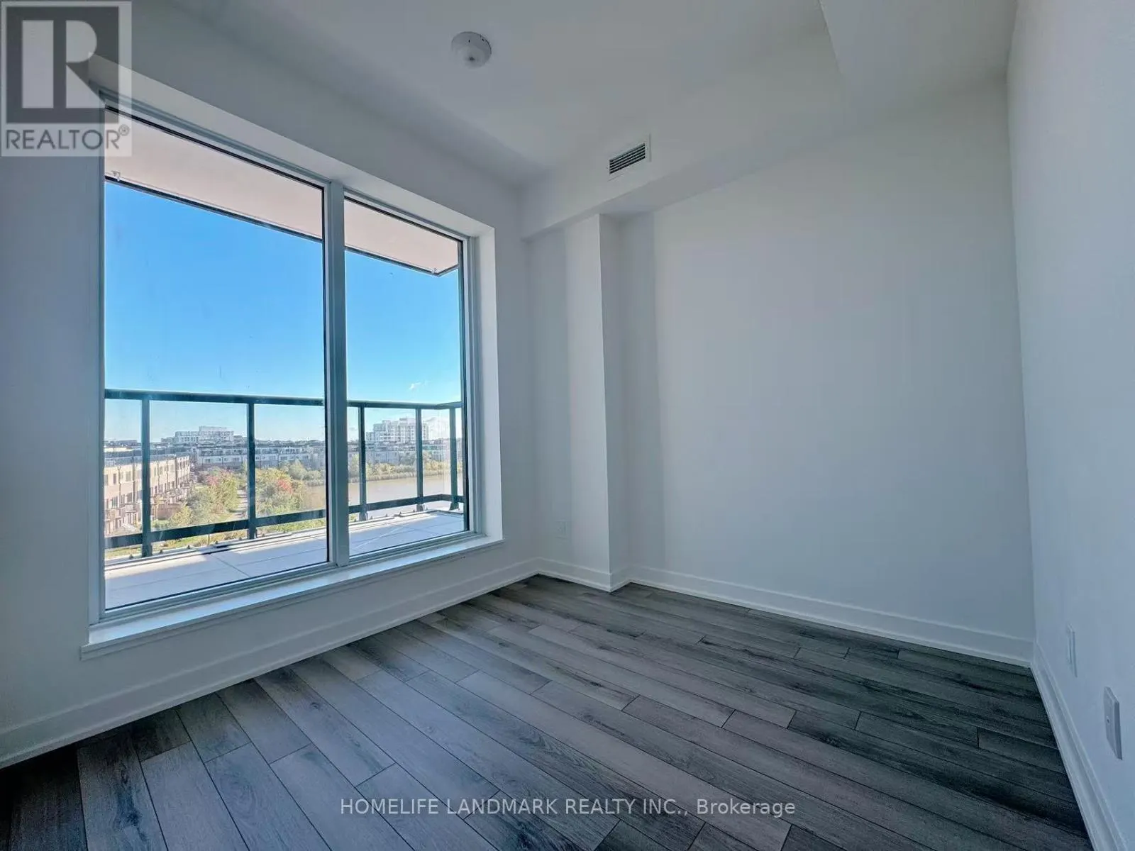 410 - 3079 TRAFALGAR ROAD