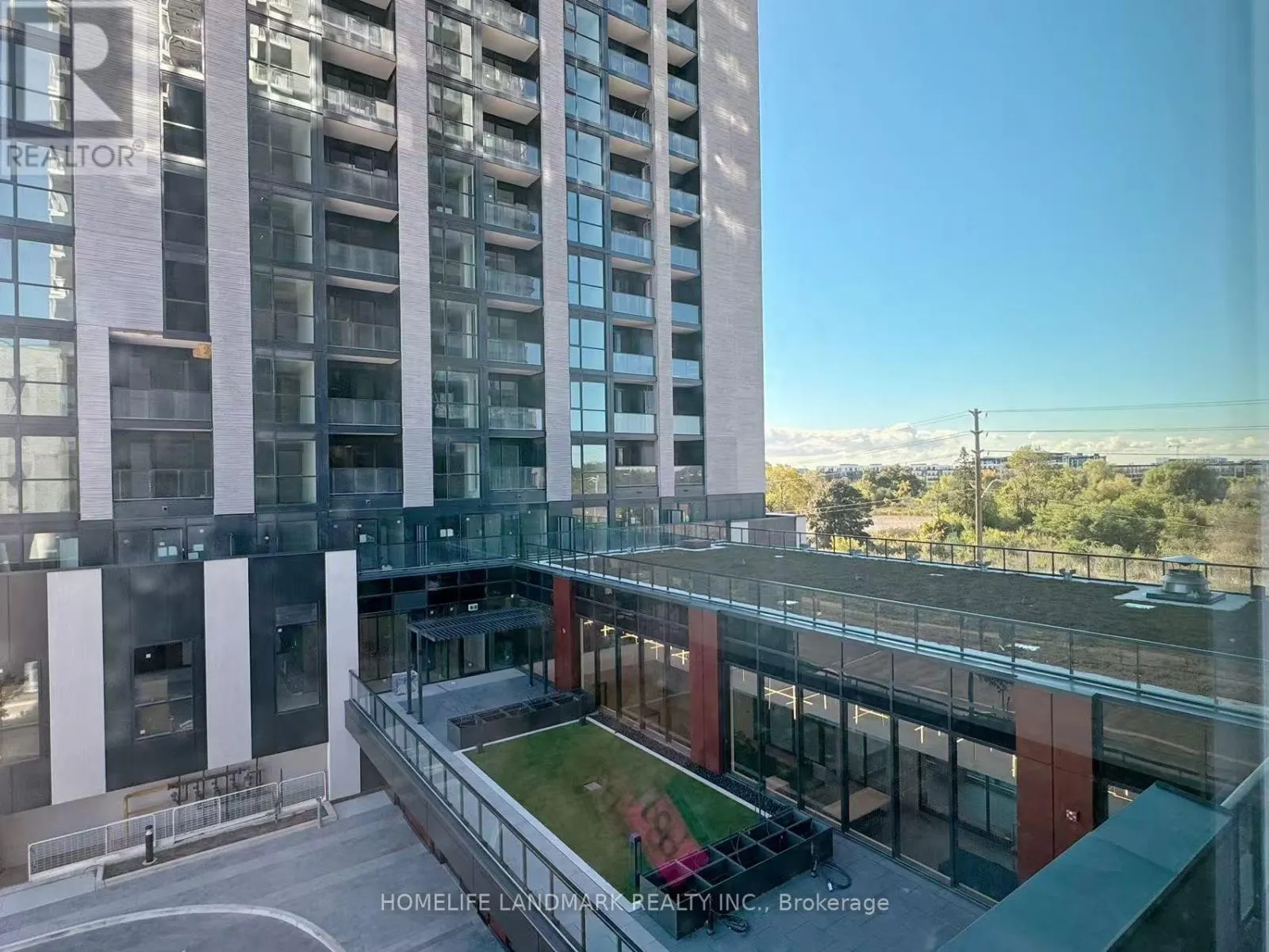 410 - 3079 TRAFALGAR ROAD