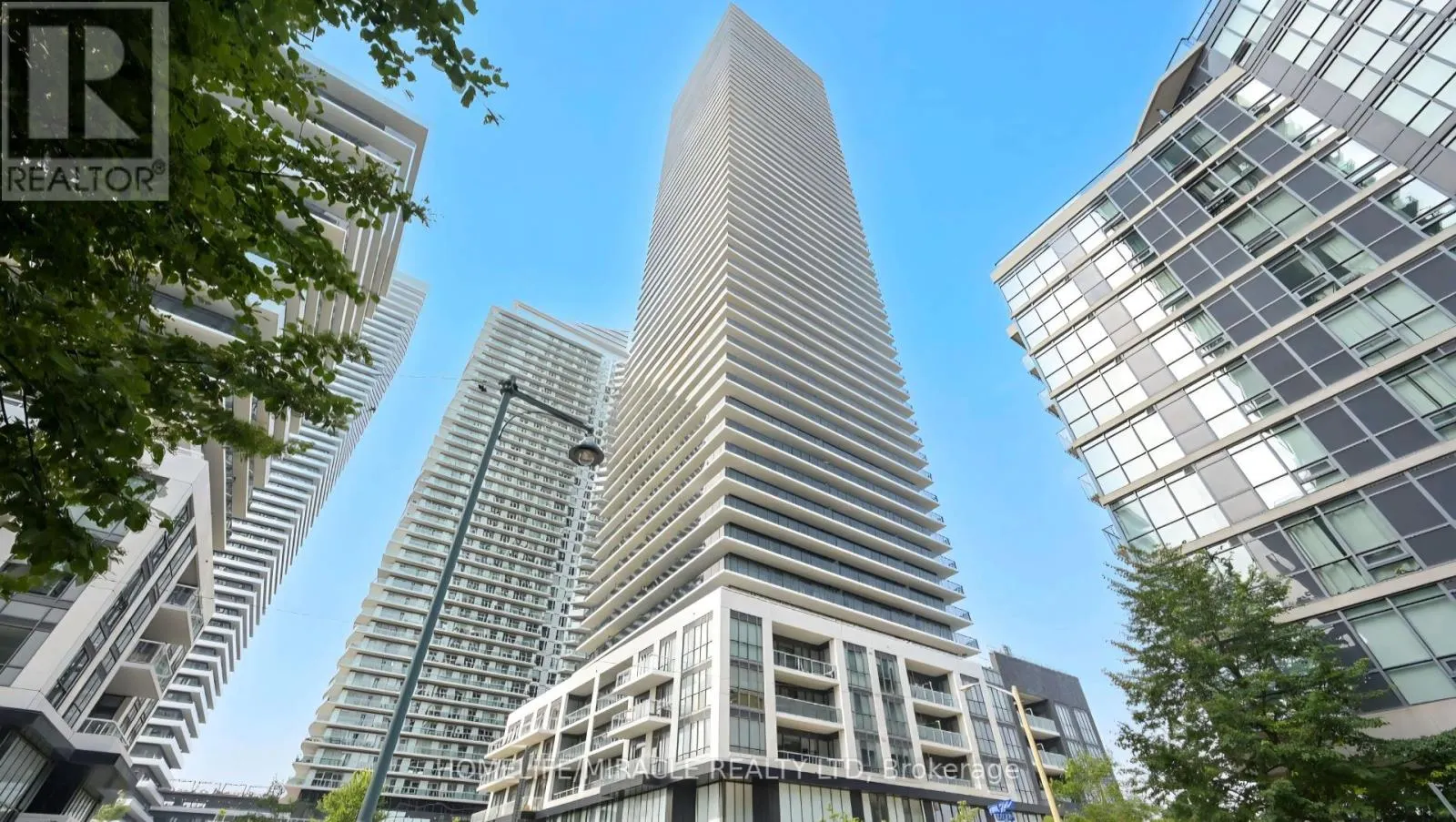 2803 - 70 ANNIE CRAIG DRIVE