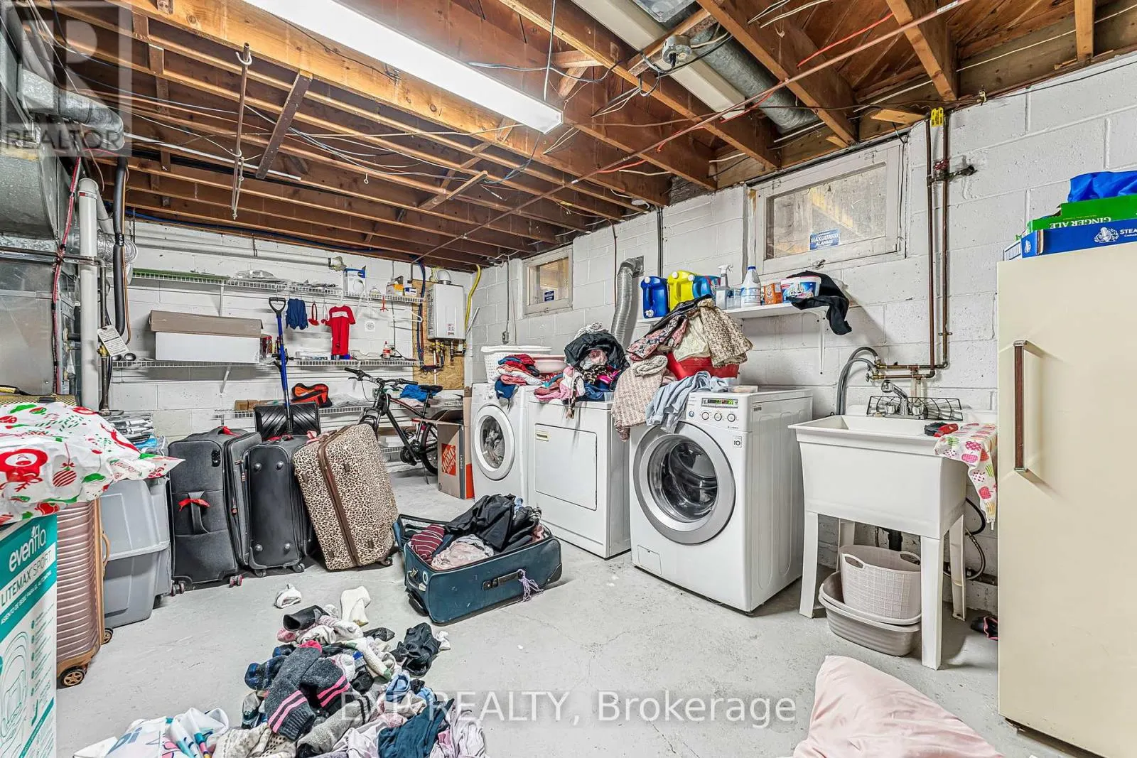 611 PINEGROVE ROAD