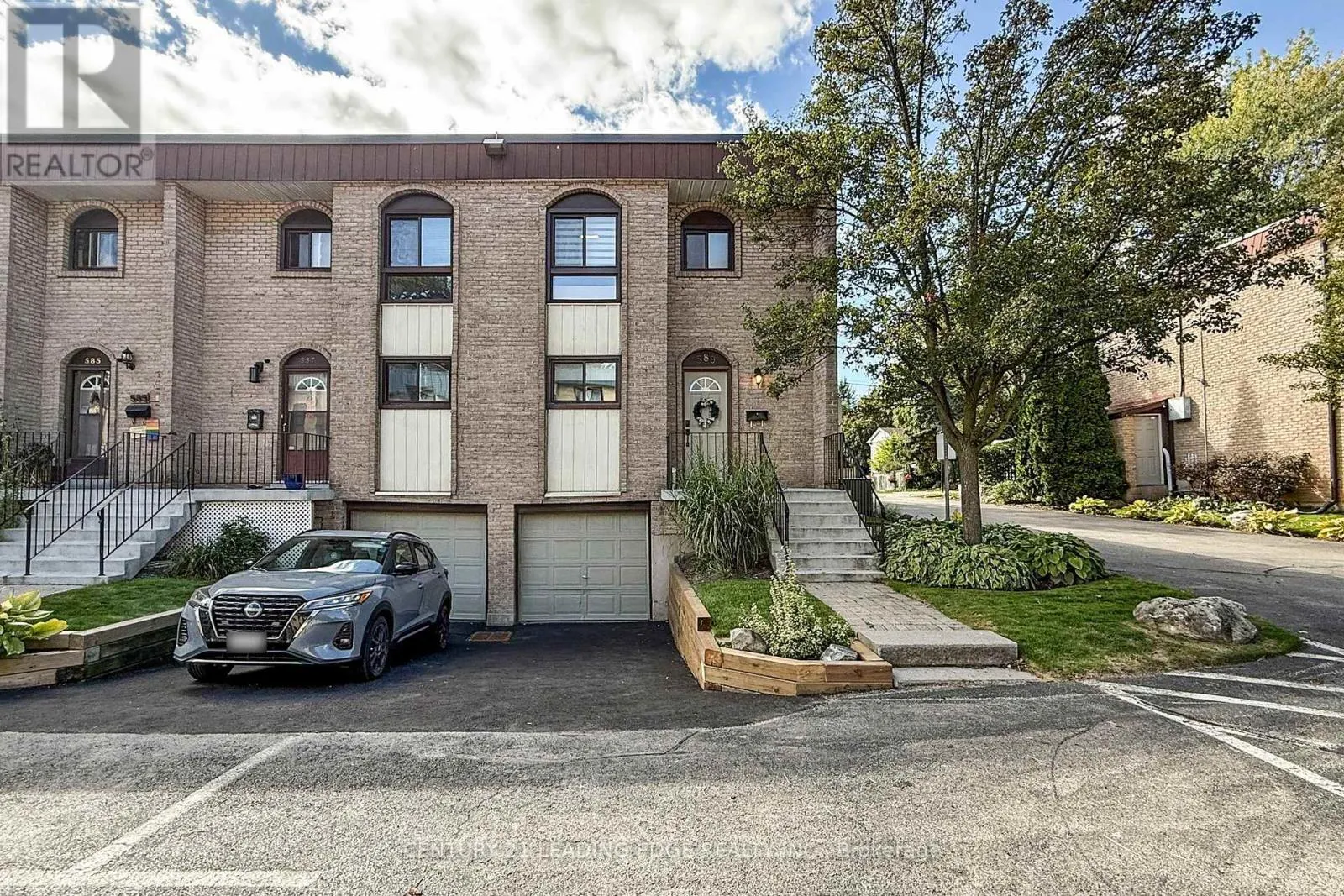 589 FRANCIS ROAD E